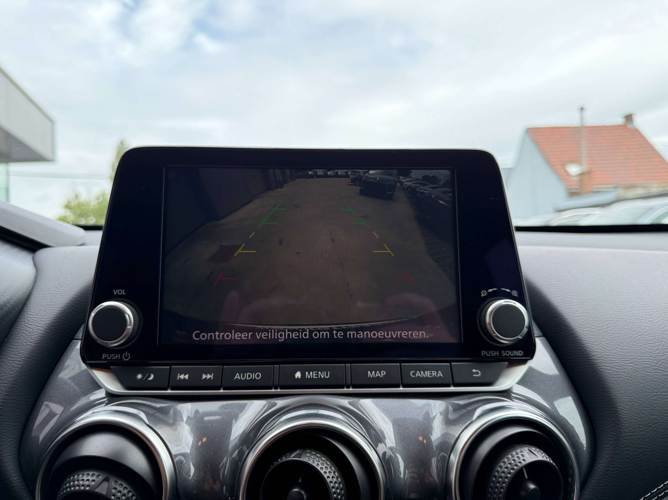 acea4a9f-97f1-4b5b-a63c-6b3274f904b921-nissan-juke-1-0i-full-led-navigatie-leder-camera-carplay-alu-bluetooth.jpg