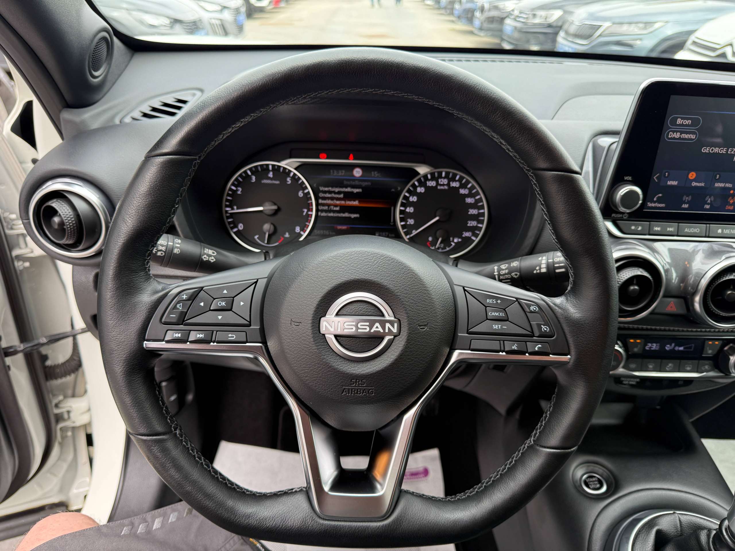 acea4a9f-97f1-4b5b-a63c-6b3274f904b923-nissan-juke-1-0i-full-led-navigatie-leder-camera-carplay-alu-bluetooth.jpg