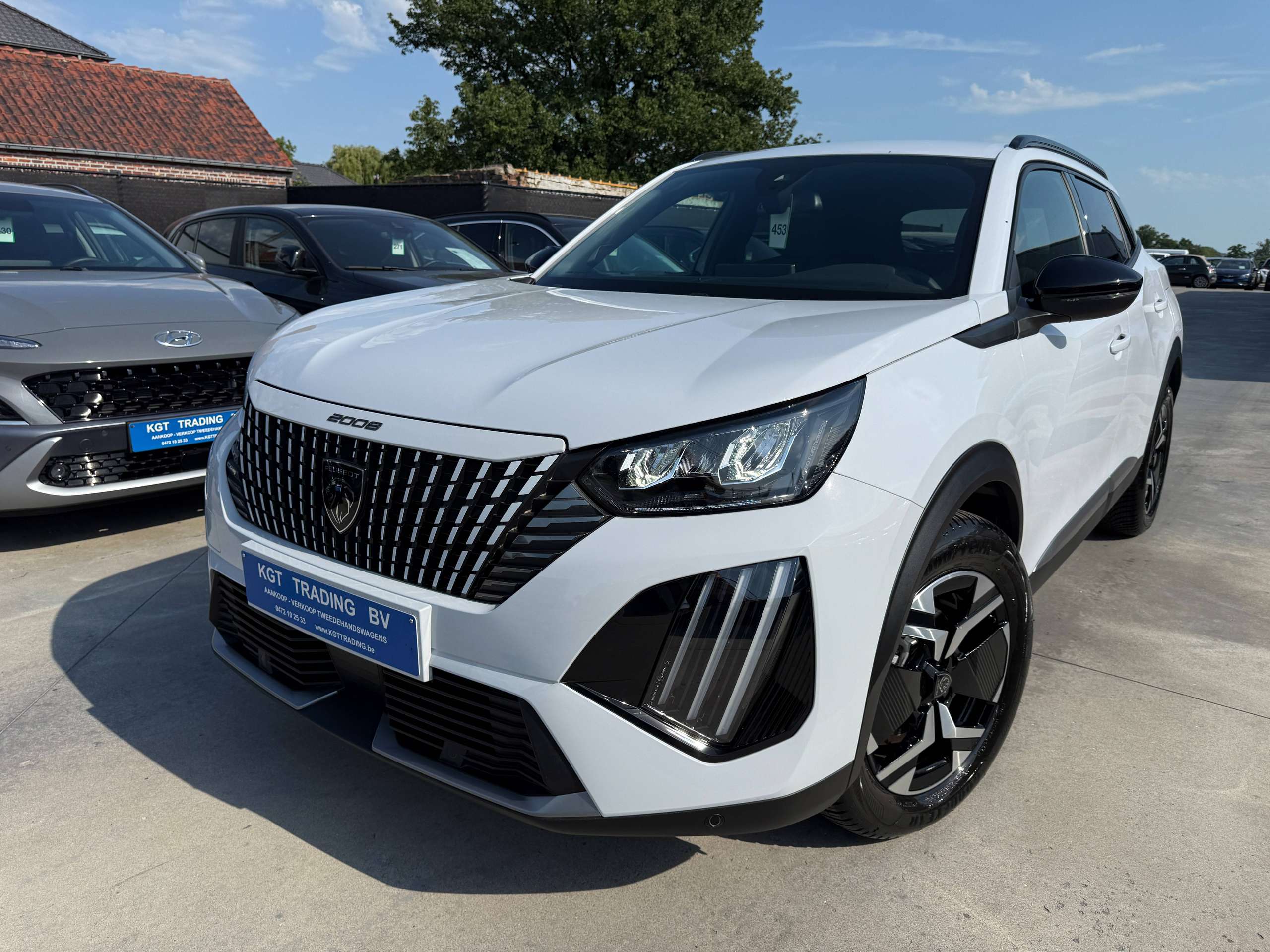 bff3b2e3-b1c0-49aa-a7f3-2e9e5d262d571-peugeot-2008-1-2i-turbo-allure-full-led-carplay-leder-bluetooth-dab-alu.jpg