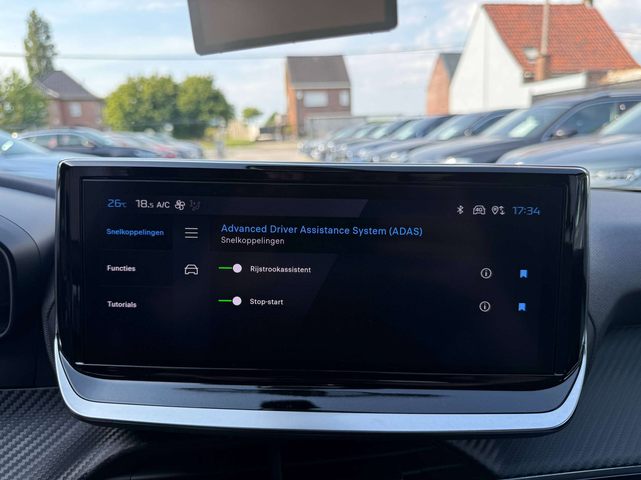 bff3b2e3-b1c0-49aa-a7f3-2e9e5d262d5721-peugeot-2008-1-2i-turbo-allure-full-led-carplay-leder-bluetooth-dab-alu.jpg