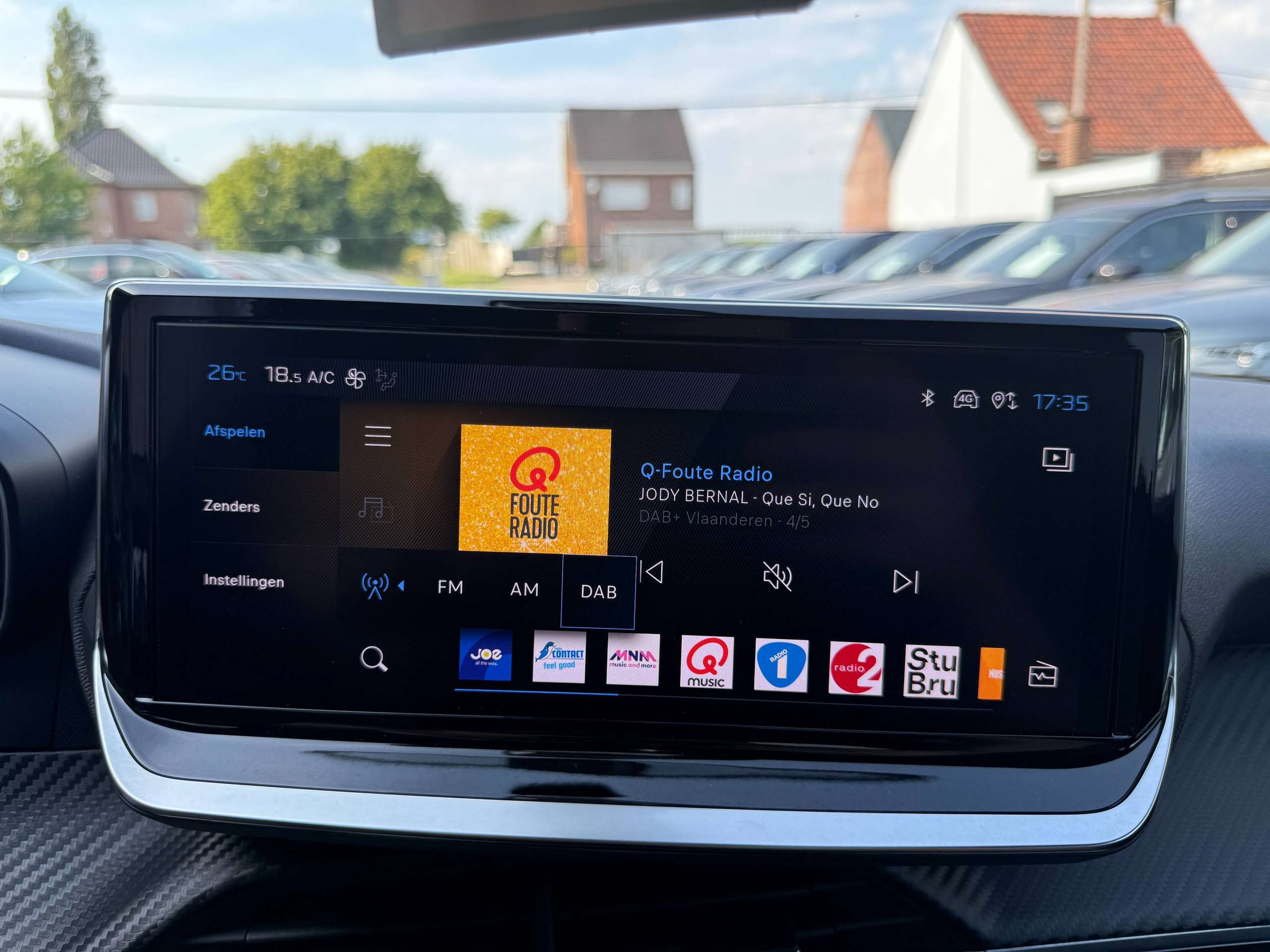 bff3b2e3-b1c0-49aa-a7f3-2e9e5d262d5727-peugeot-2008-1-2i-turbo-allure-full-led-carplay-leder-bluetooth-dab-alu.jpg