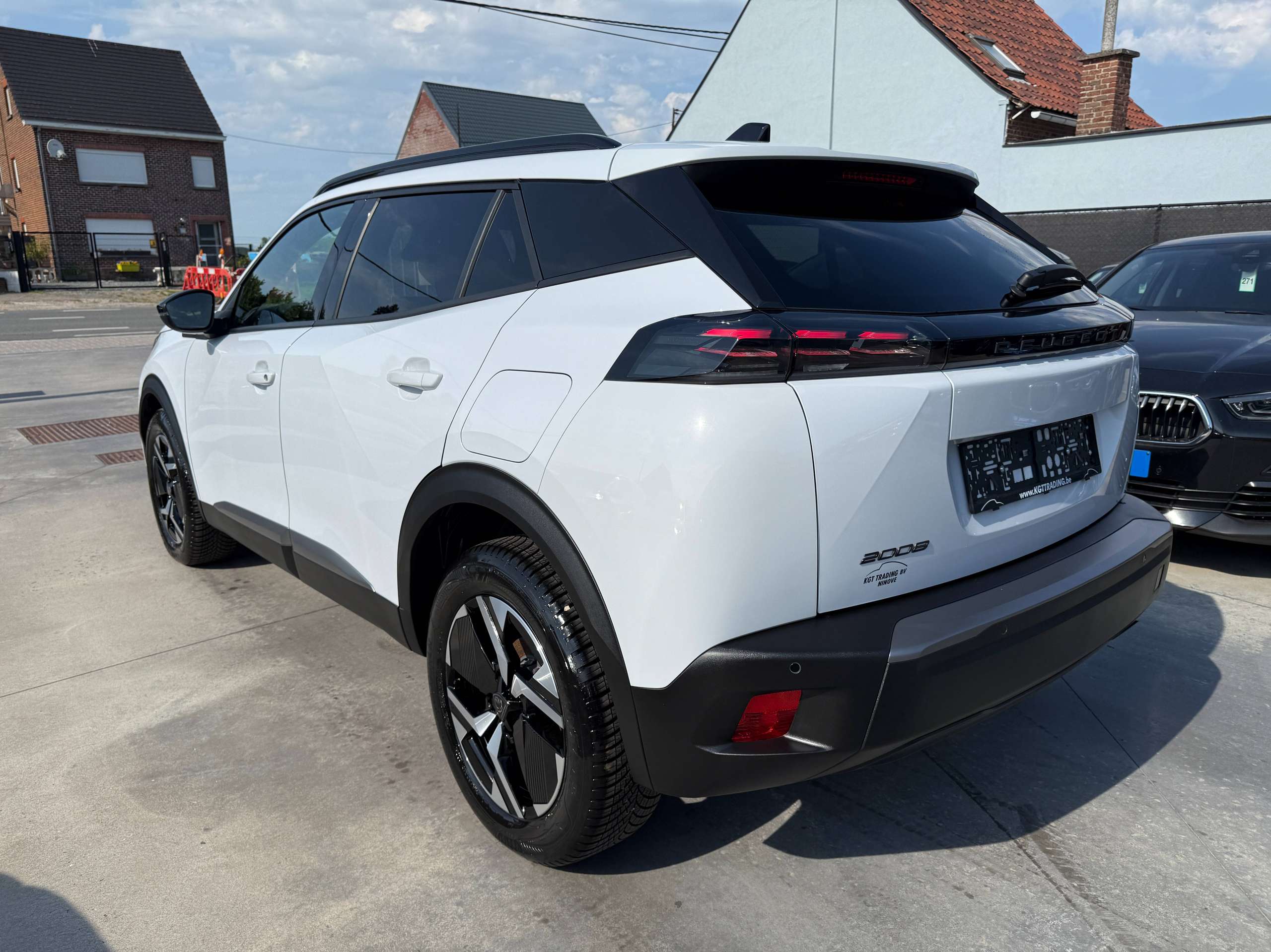 bff3b2e3-b1c0-49aa-a7f3-2e9e5d262d577-peugeot-2008-1-2i-turbo-allure-full-led-carplay-leder-bluetooth-dab-alu.jpg