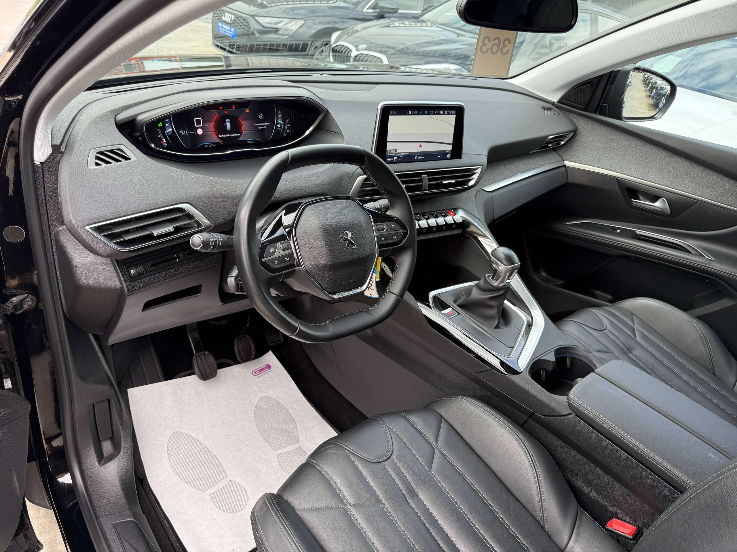 c31237df-a8a5-4fa8-9455-76dca8ff70f312-peugeot-5008-1-2i-7-zetels-navigatie-zwart-leder-camera-carplay-pdc-led.jpg