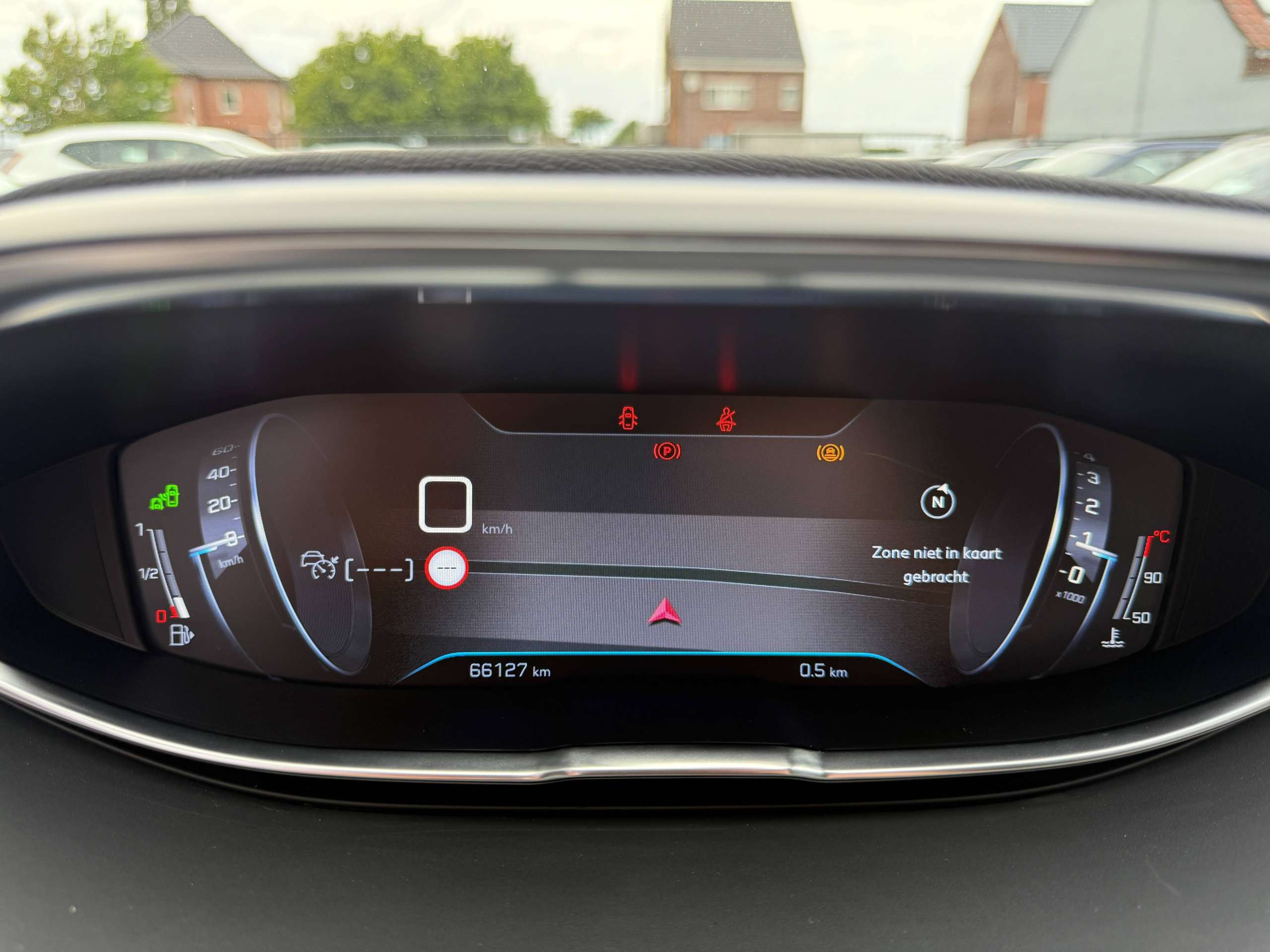 c31237df-a8a5-4fa8-9455-76dca8ff70f316-peugeot-5008-1-2i-7-zetels-navigatie-zwart-leder-camera-carplay-pdc-led.jpg