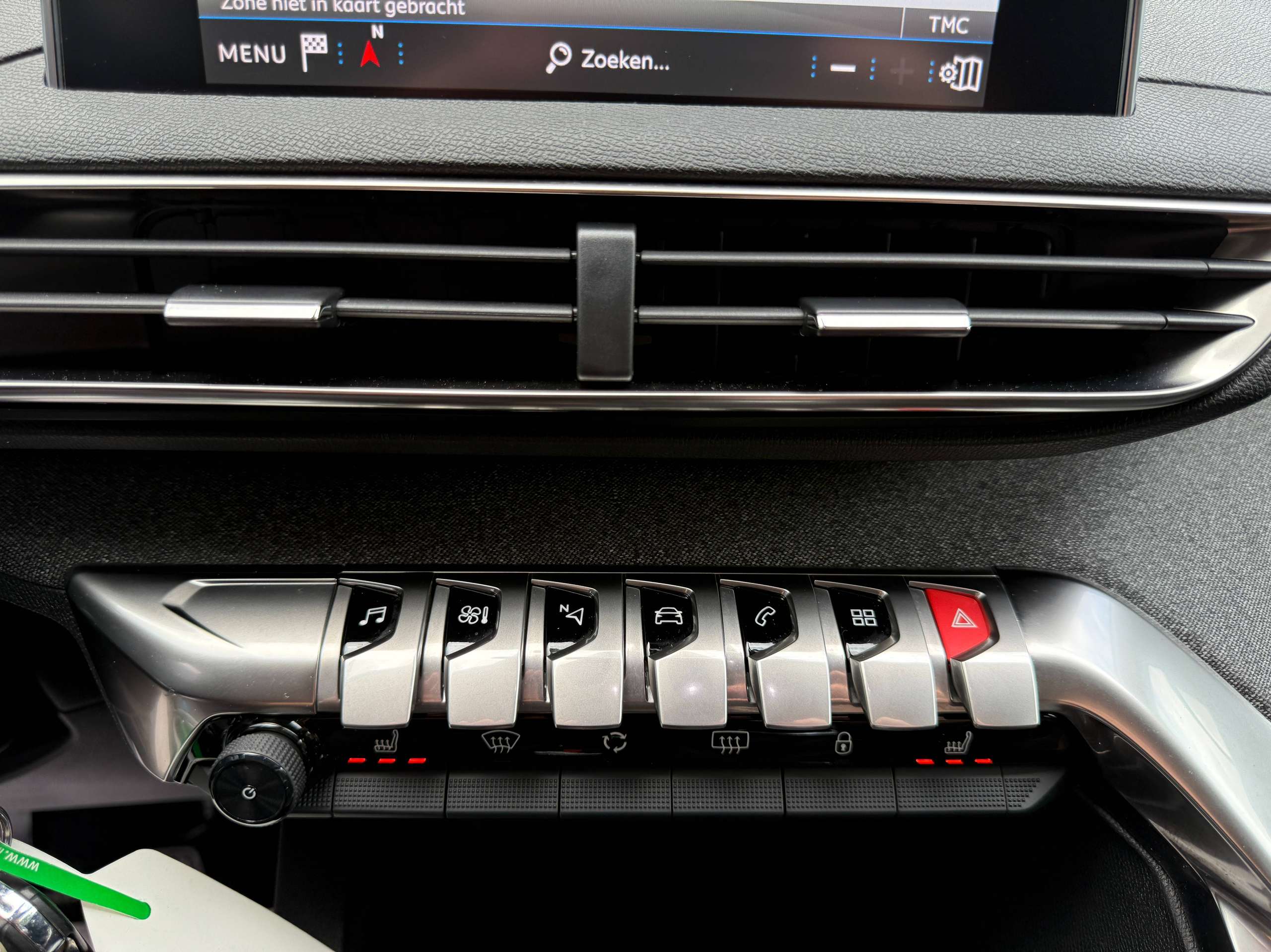 c31237df-a8a5-4fa8-9455-76dca8ff70f319-peugeot-5008-1-2i-7-zetels-navigatie-zwart-leder-camera-carplay-pdc-led.jpg