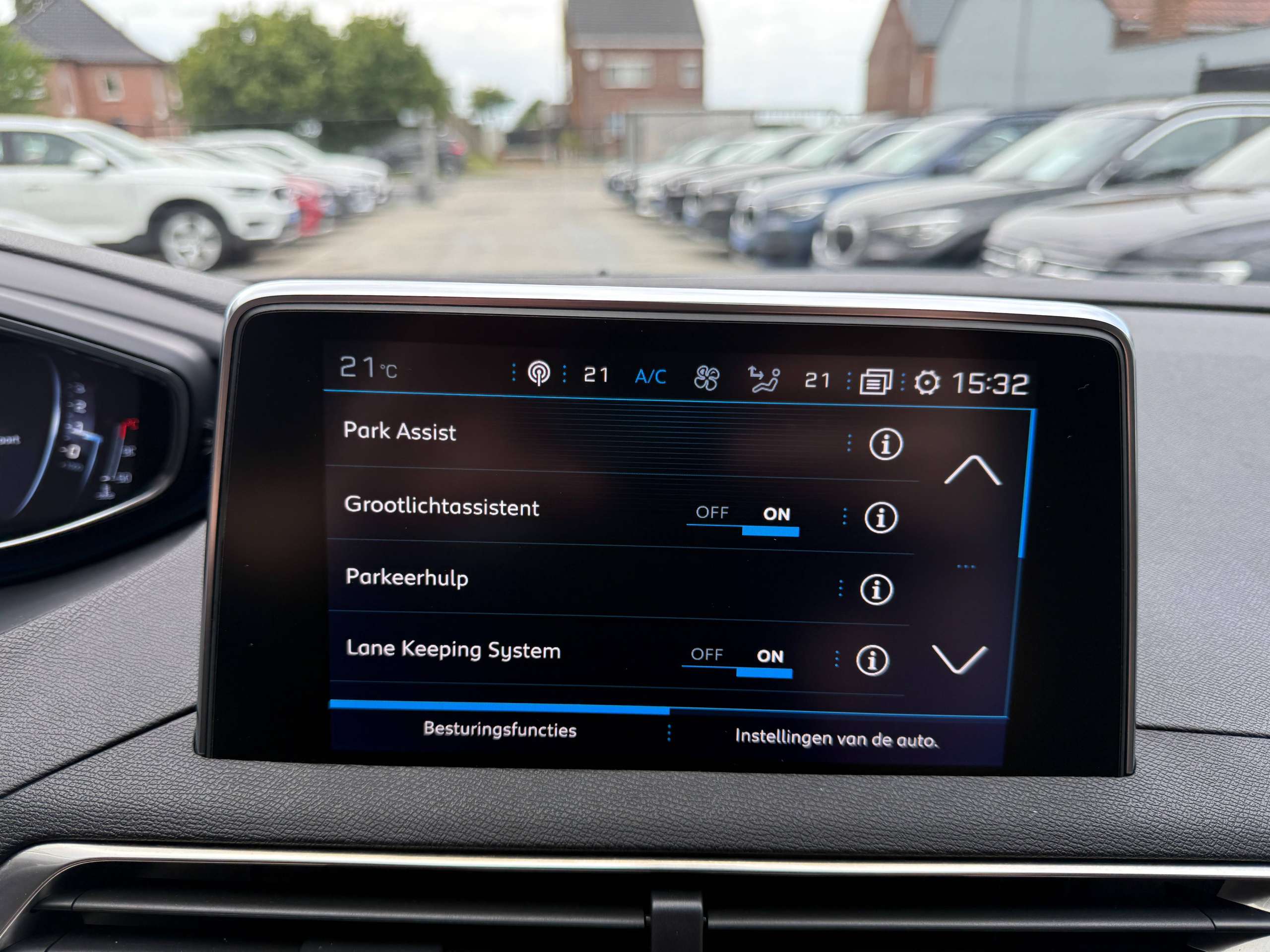 c31237df-a8a5-4fa8-9455-76dca8ff70f320-peugeot-5008-1-2i-7-zetels-navigatie-zwart-leder-camera-carplay-pdc-led.jpg