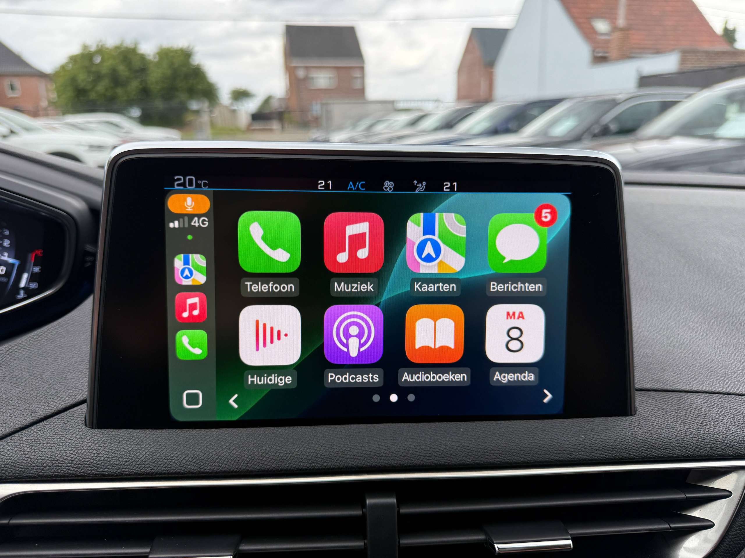c31237df-a8a5-4fa8-9455-76dca8ff70f325-peugeot-5008-1-2i-7-zetels-navigatie-zwart-leder-camera-carplay-pdc-led.jpg