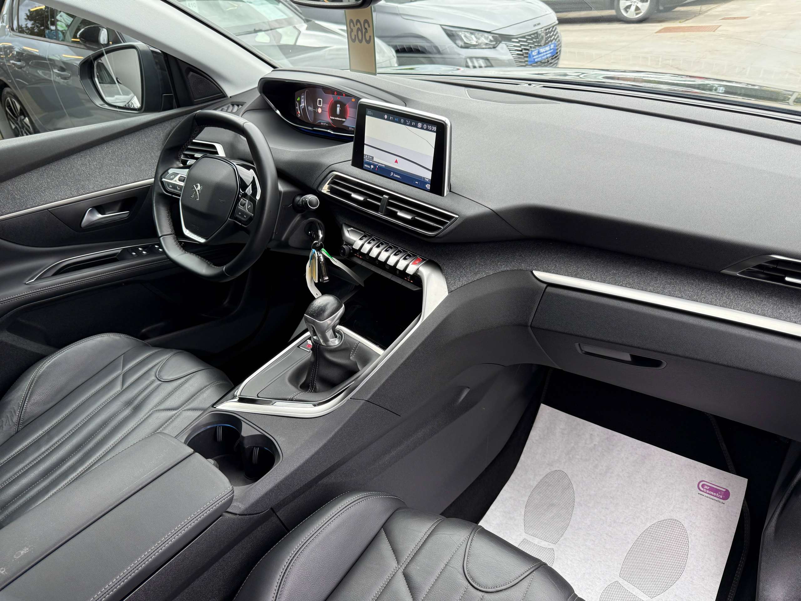 c31237df-a8a5-4fa8-9455-76dca8ff70f328-peugeot-5008-1-2i-7-zetels-navigatie-zwart-leder-camera-carplay-pdc-led.jpg