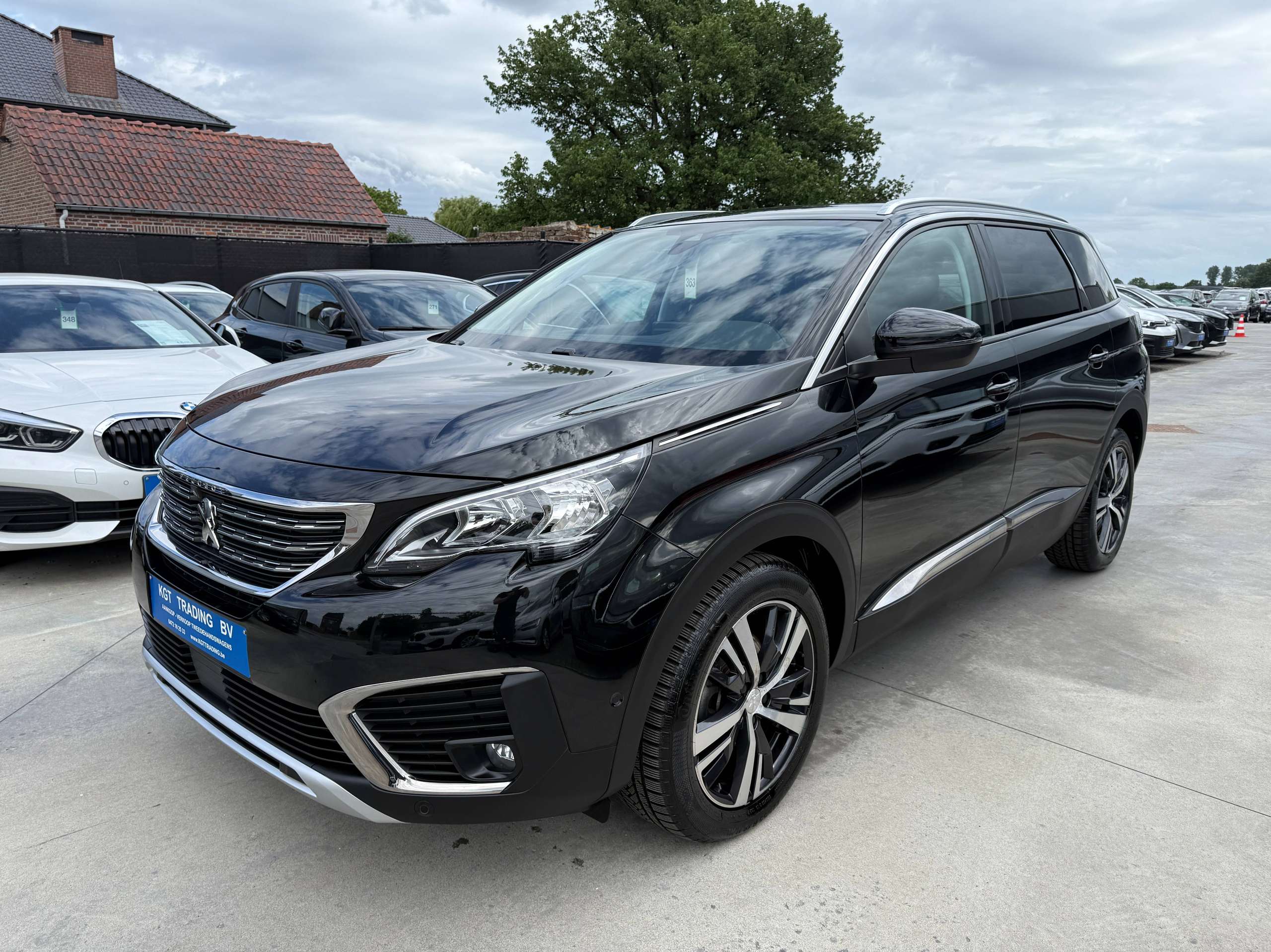 c31237df-a8a5-4fa8-9455-76dca8ff70f39-peugeot-5008-1-2i-7-zetels-navigatie-zwart-leder-camera-carplay-pdc-led.jpg