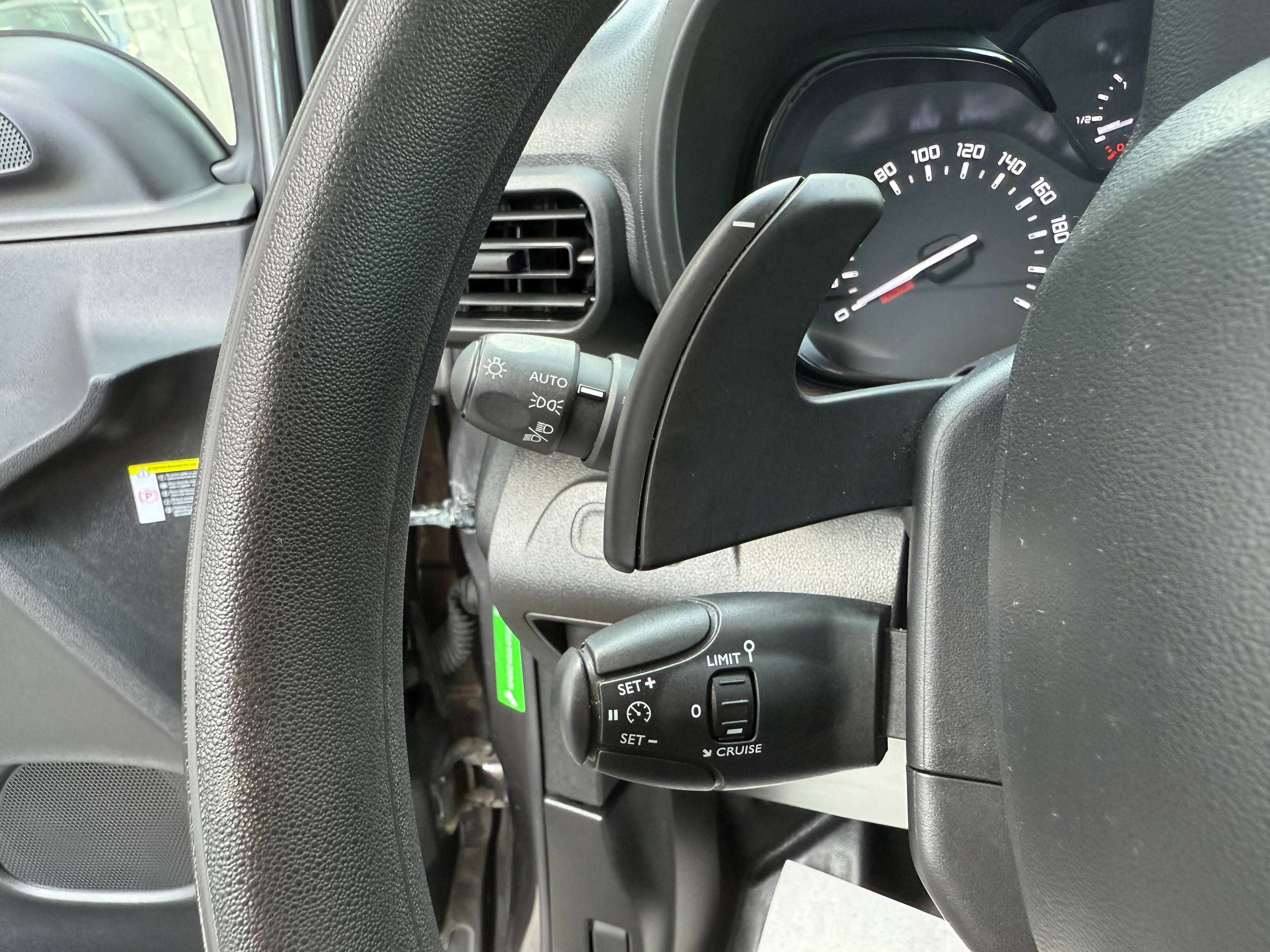 d043cebf-41e1-45f6-8e99-4f2d82d958e219-citroen-berlingo-1-5-bluehdi-xl-l2-automaat-130pk-3-zit-navigatie-pdc-carplay-dab.jpg