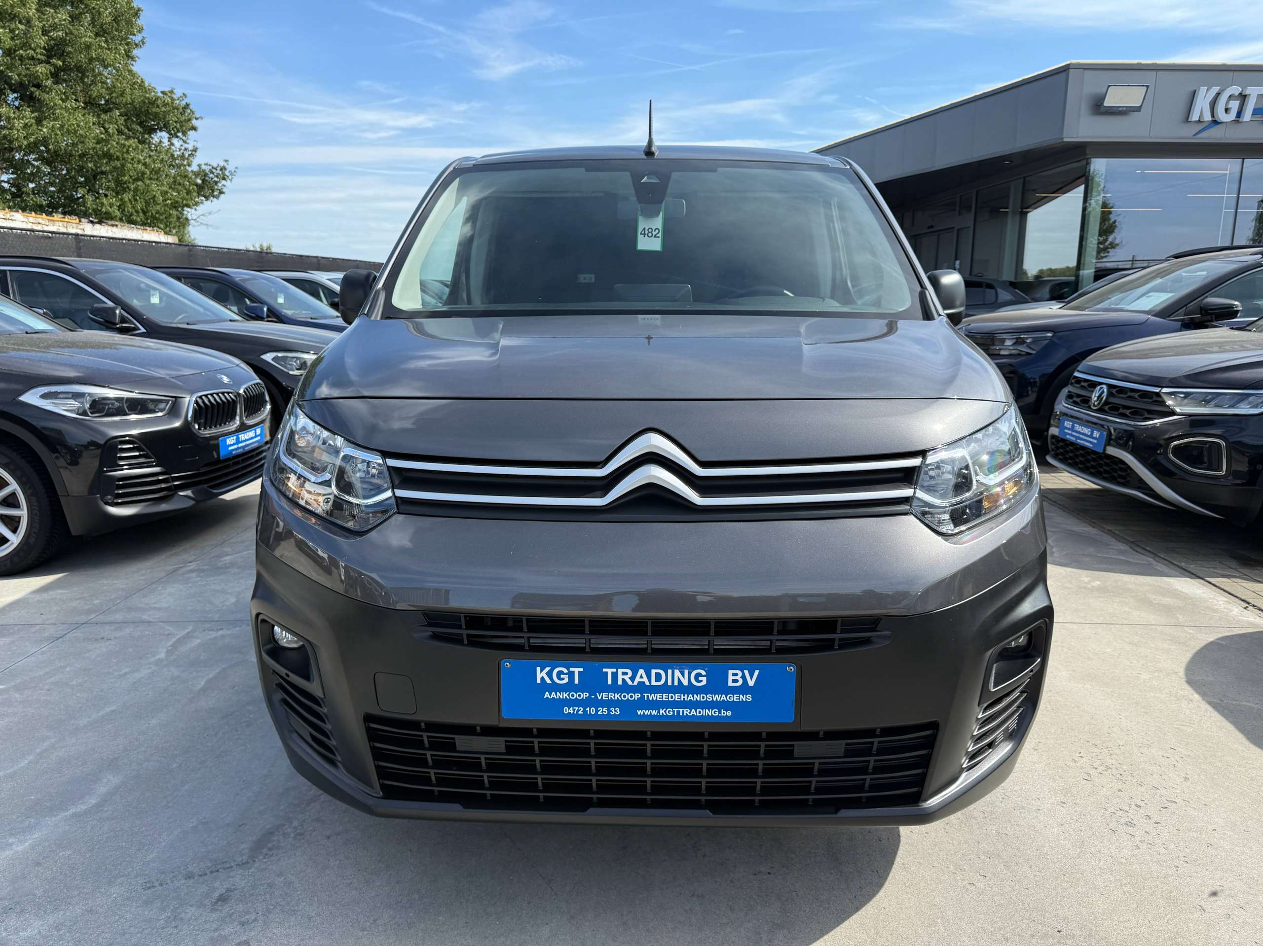 d043cebf-41e1-45f6-8e99-4f2d82d958e22-citroen-berlingo-1-5-bluehdi-xl-l2-automaat-130pk-3-zit-navigatie-pdc-carplay-dab.jpg