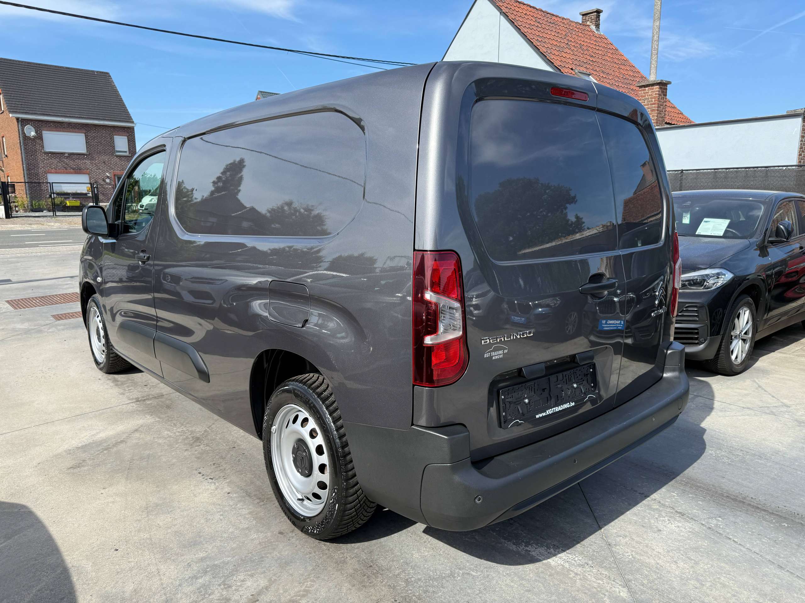d043cebf-41e1-45f6-8e99-4f2d82d958e27-citroen-berlingo-1-5-bluehdi-xl-l2-automaat-130pk-3-zit-navigatie-pdc-carplay-dab.jpg