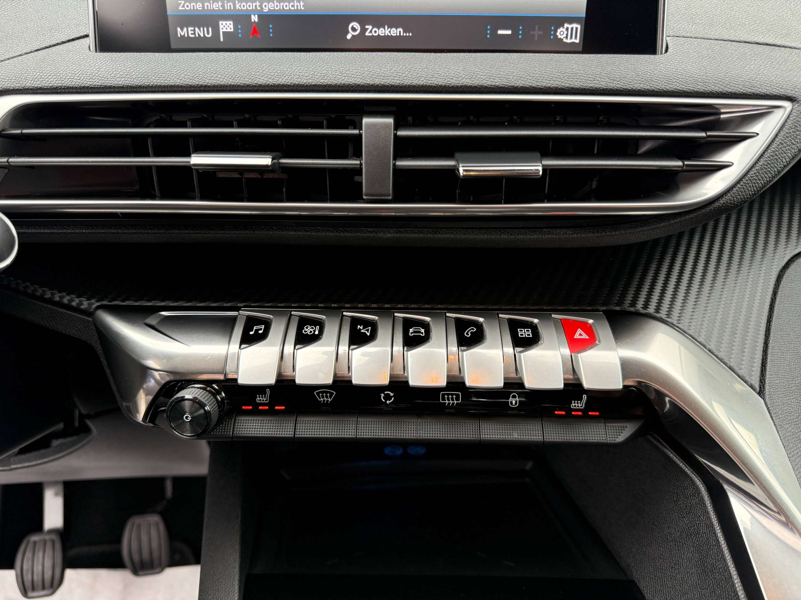 db0f059e-a15b-43d2-8e73-492cb95a460819-peugeot-5008-1-2i-130pk-navigatie-camera-carplay-dab-zetelverwa.jpg