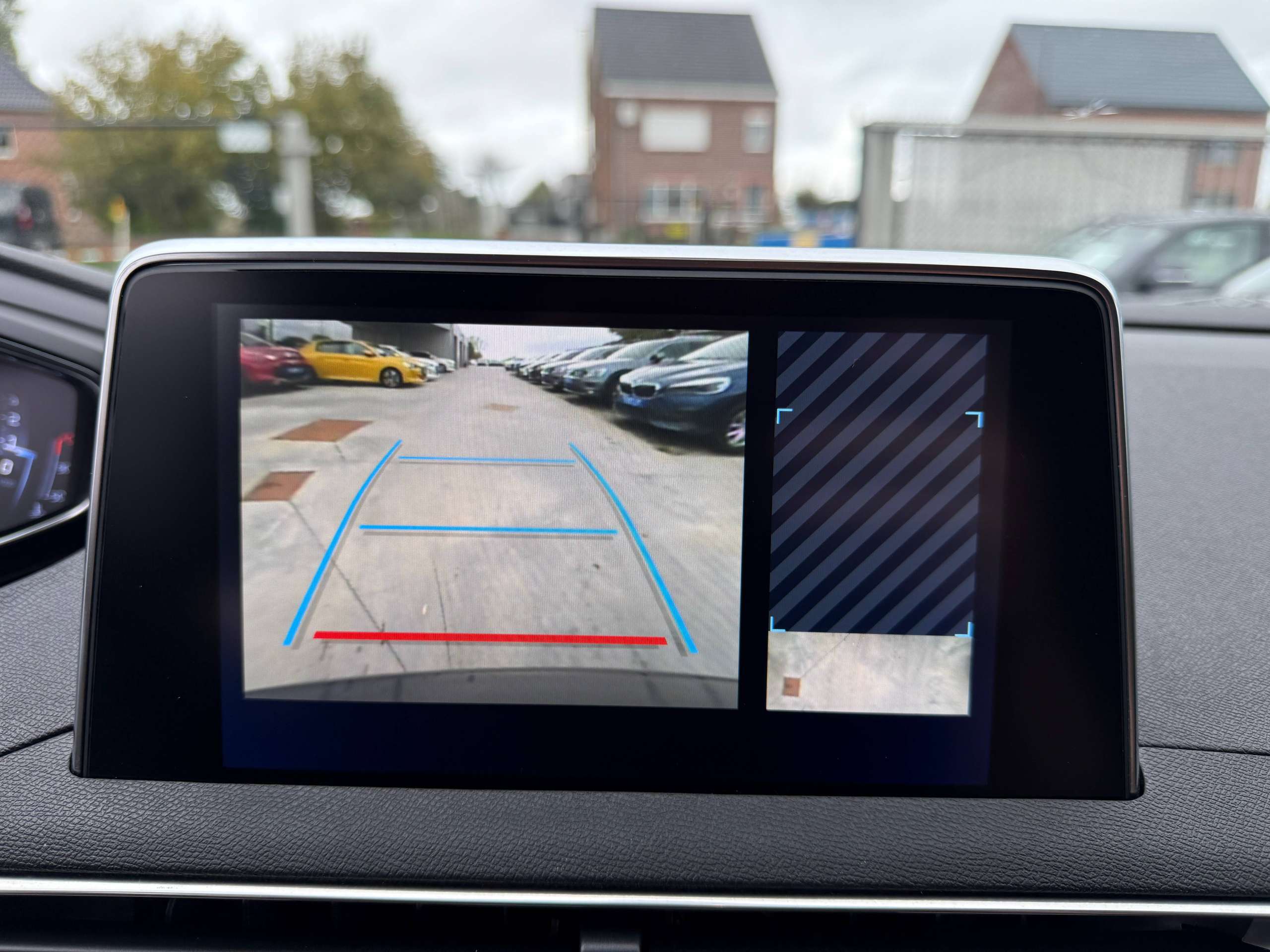 db0f059e-a15b-43d2-8e73-492cb95a460823-peugeot-5008-1-2i-130pk-navigatie-camera-carplay-dab-zetelverwa.jpg