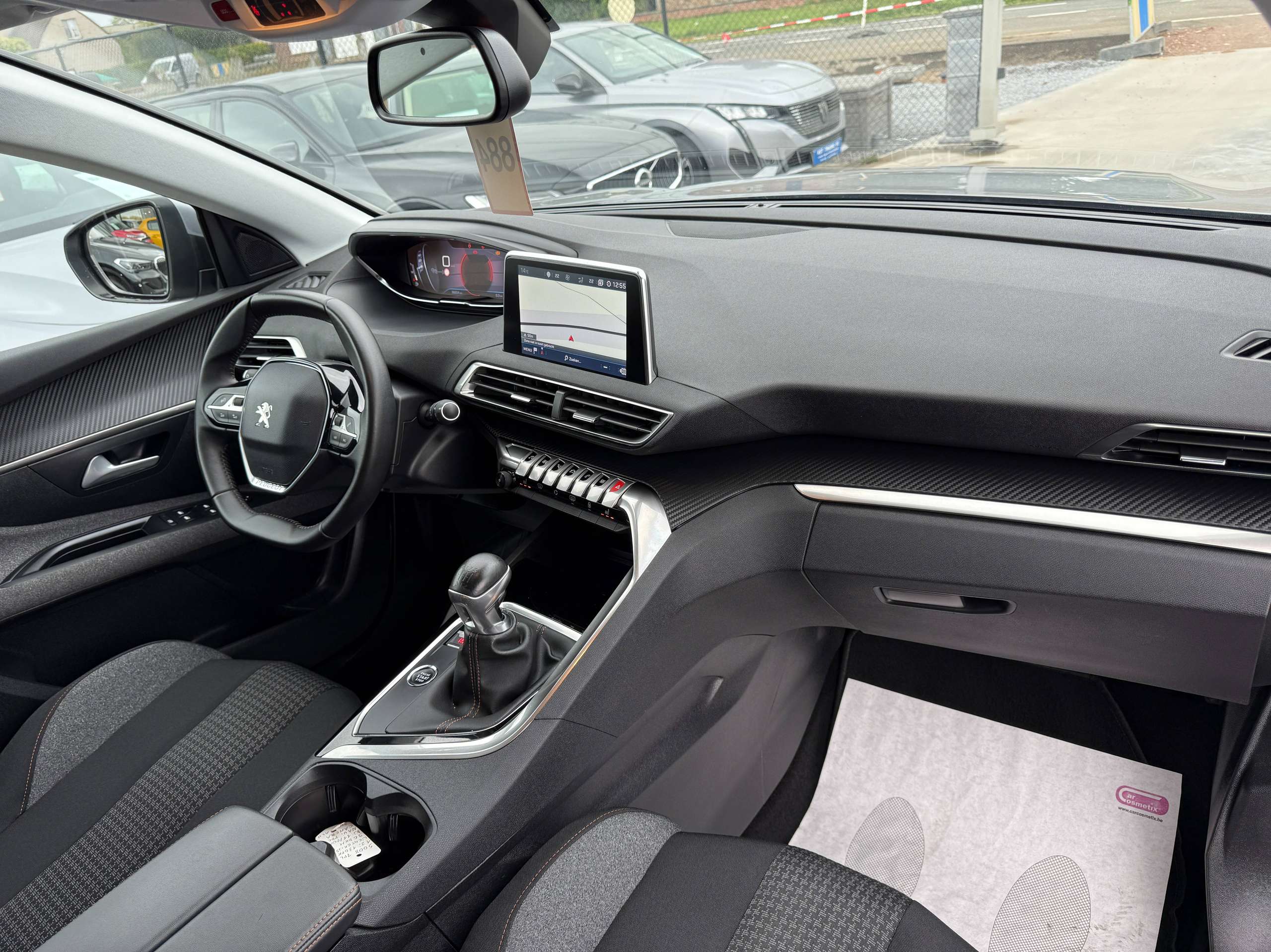 db0f059e-a15b-43d2-8e73-492cb95a460827-peugeot-5008-1-2i-130pk-navigatie-camera-carplay-dab-zetelverwa.jpg