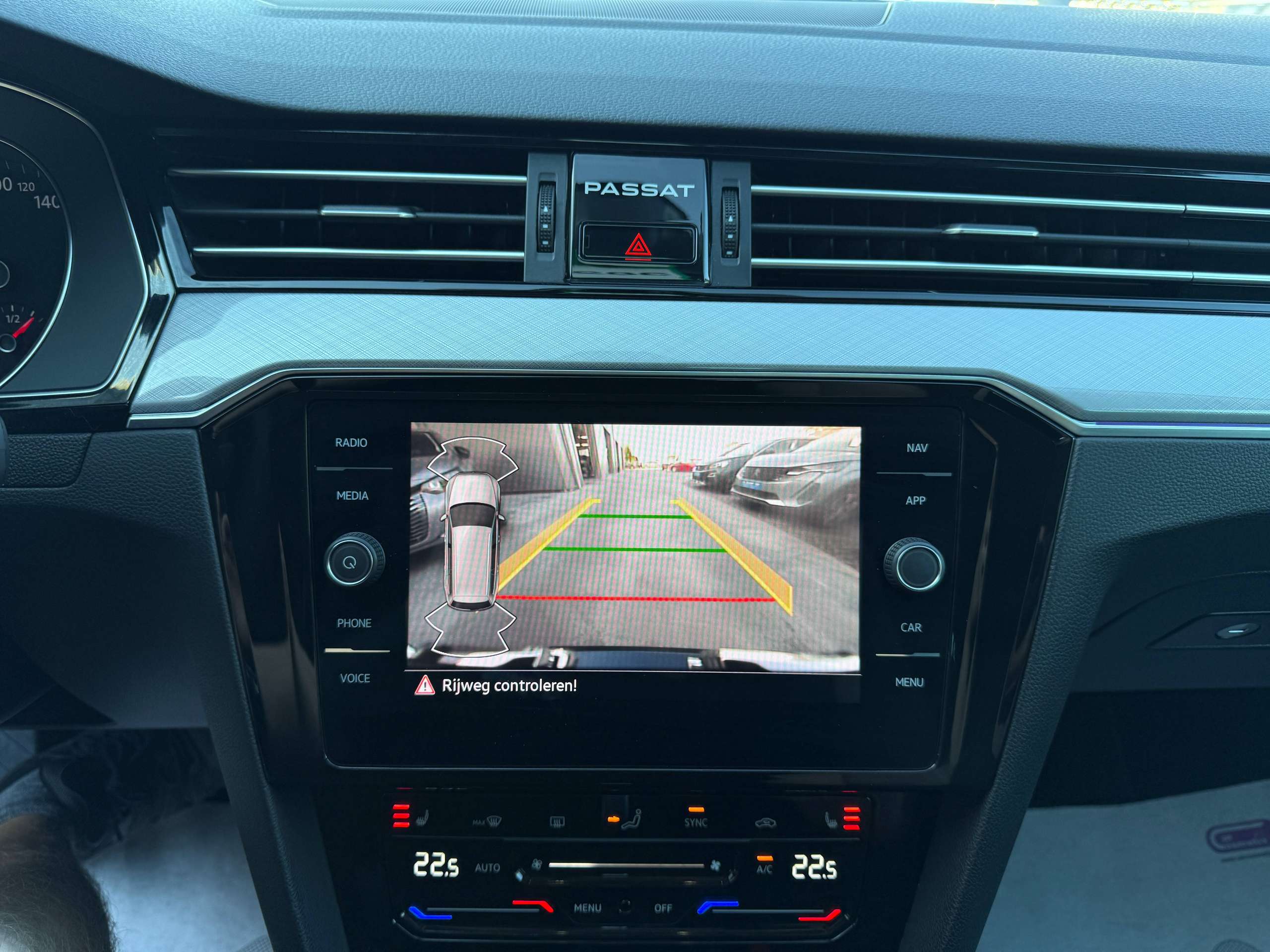 0783c60b-456e-409b-87ec-649e8ece7fb224-volkswagen-passat-variant-2-0-tdi-122pk-dsg-automaat-navigatie-camera-iq-full-led-carplay-dab-pdc-alu.jpg