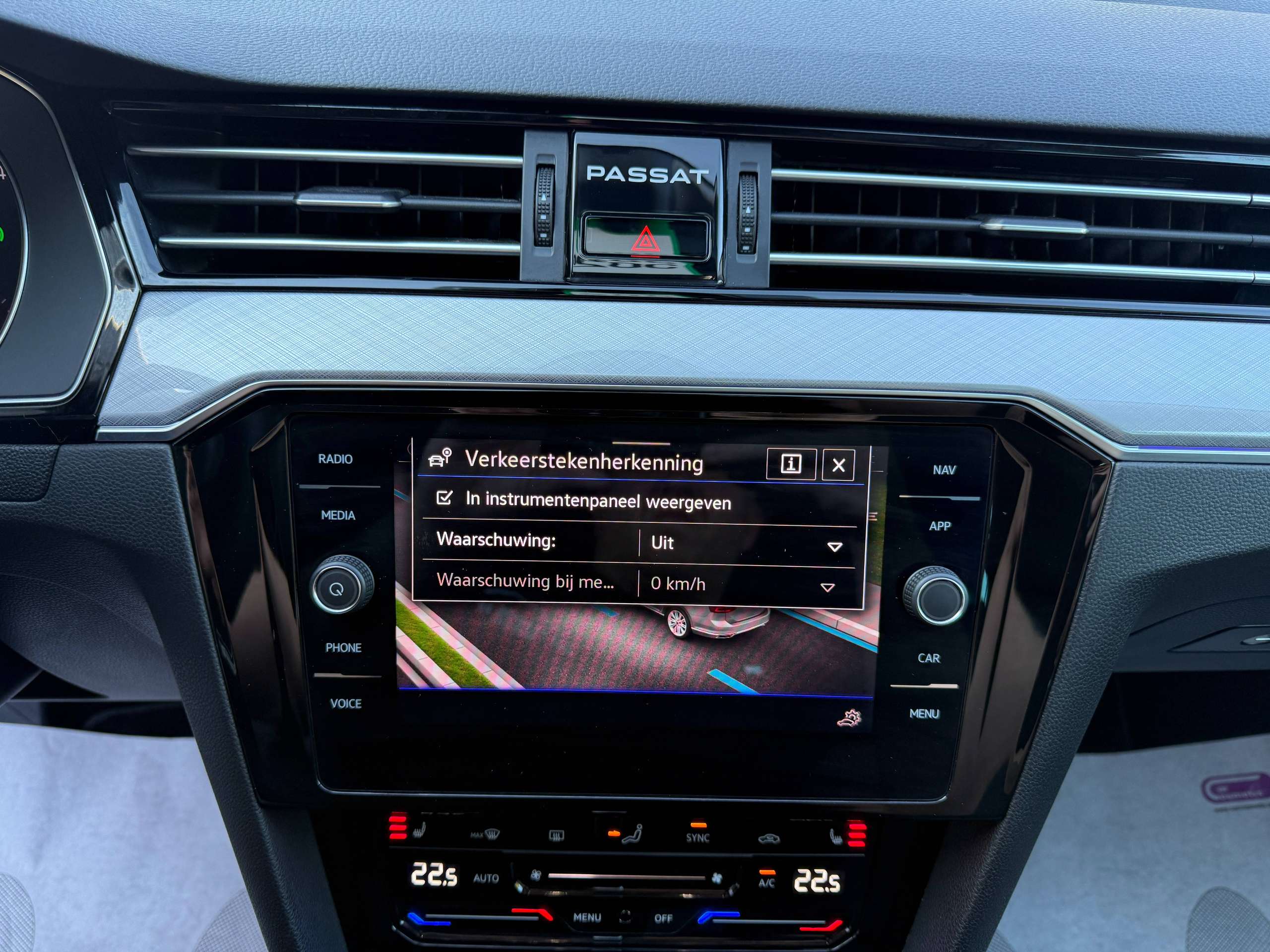 0783c60b-456e-409b-87ec-649e8ece7fb229-volkswagen-passat-variant-2-0-tdi-122pk-dsg-automaat-navigatie-camera-iq-full-led-carplay-dab-pdc-alu.jpg