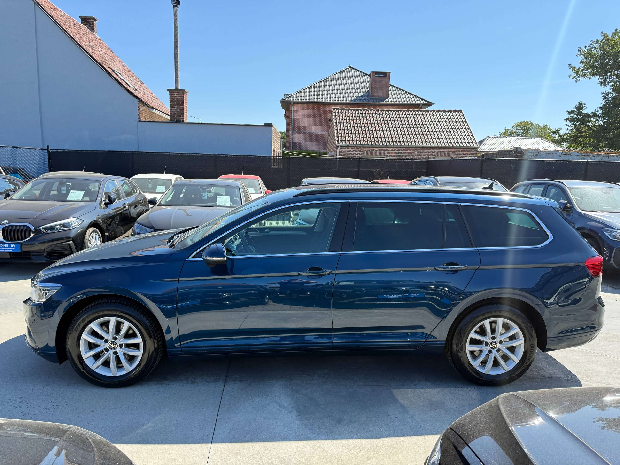 0783c60b-456e-409b-87ec-649e8ece7fb28-volkswagen-passat-variant-2-0-tdi-122pk-dsg-automaat-navigatie-camera-iq-full-led-carplay-dab-pdc-alu.jpg