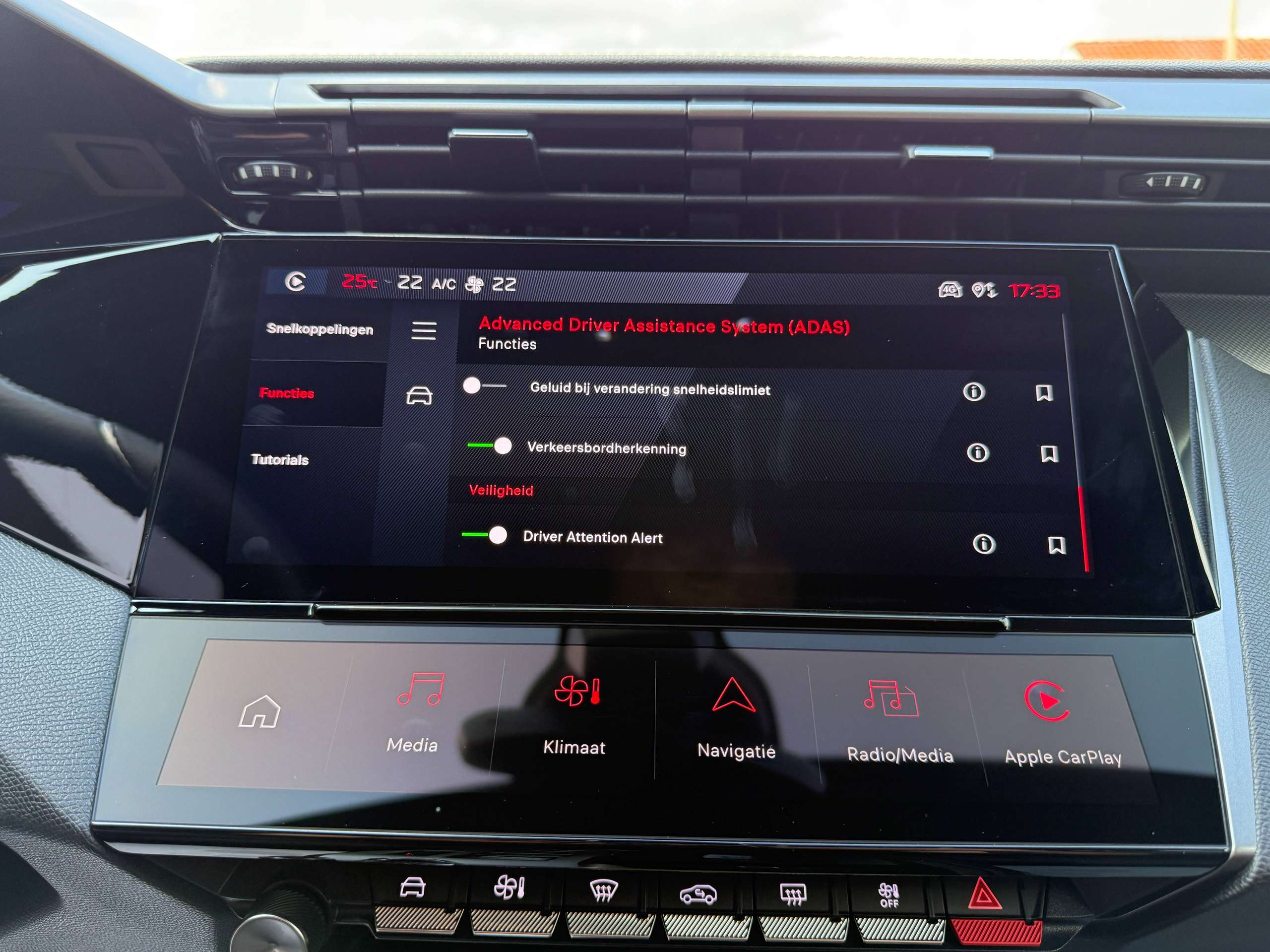 087a493d-f99f-4b38-a270-9aeb9558c31a28-peugeot-408-1-2i-turbo-hybrid-gt-line-automaat-navi-leder-full-led-360-camera-carplay.jpg