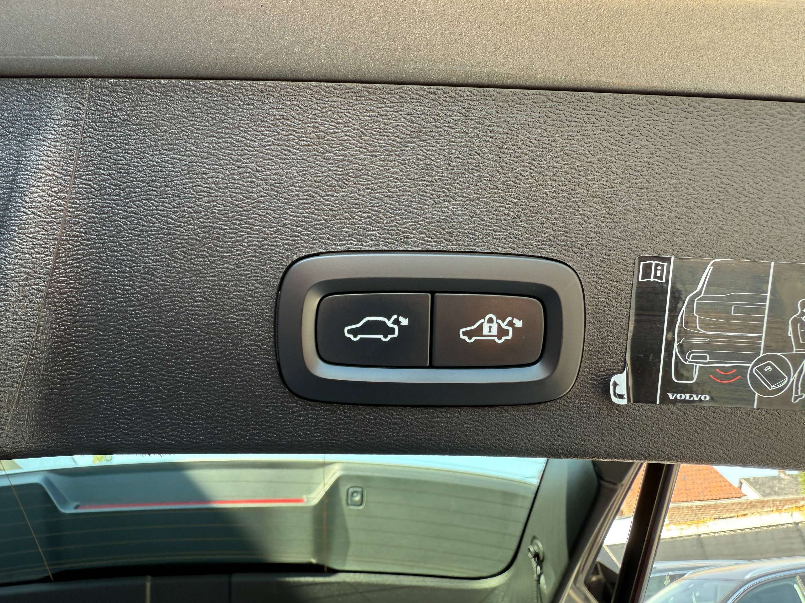 0ec22e5d-9e09-49aa-bf9a-83dbb57195b917-volvo-xc40-1-5-t3-163pk-navigatie-full-led-camera-carplay-leder-alu-pdc.jpg