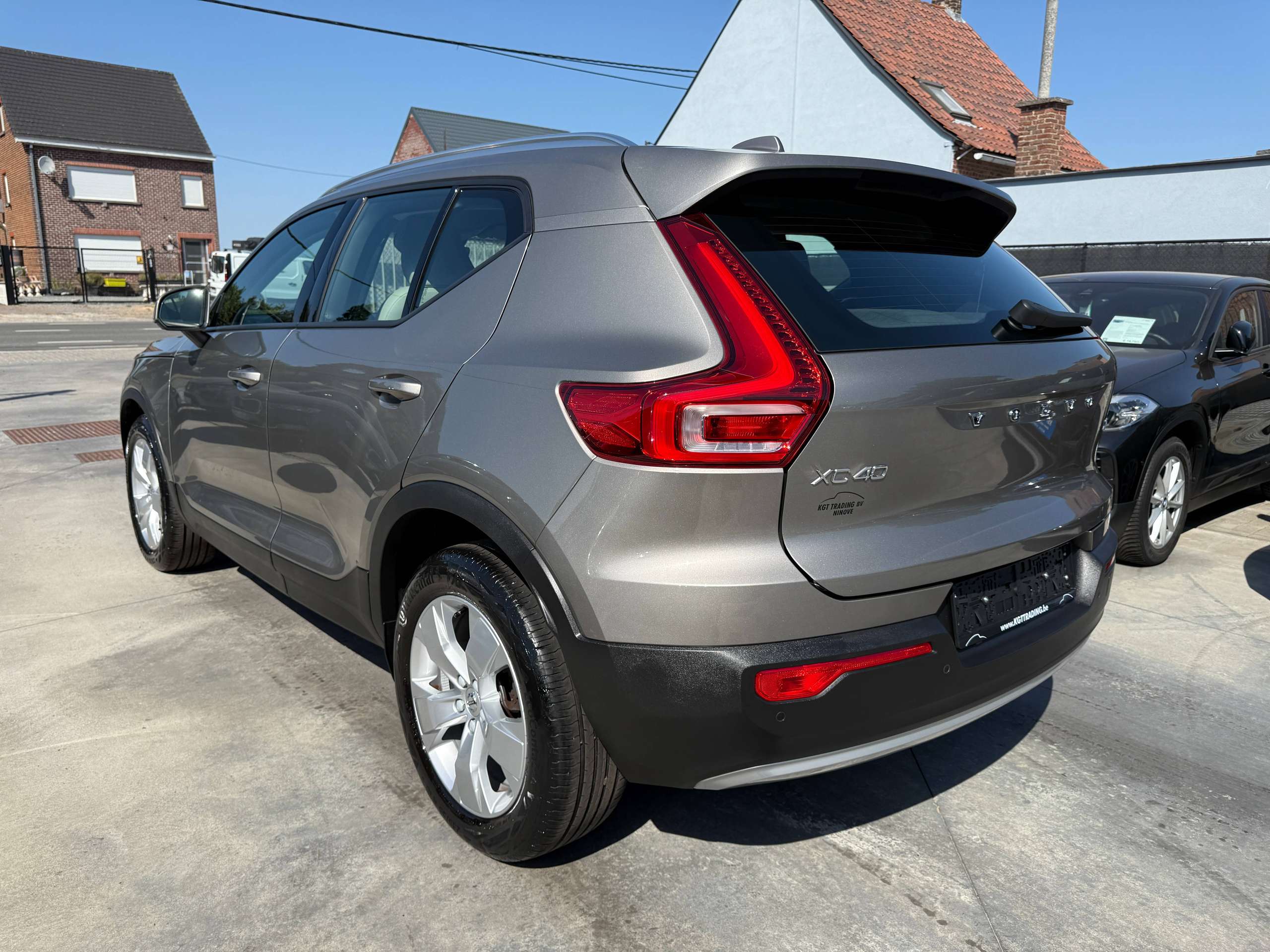 0ec22e5d-9e09-49aa-bf9a-83dbb57195b97-volvo-xc40-1-5-t3-163pk-navigatie-full-led-camera-carplay-leder-alu-pdc.jpg