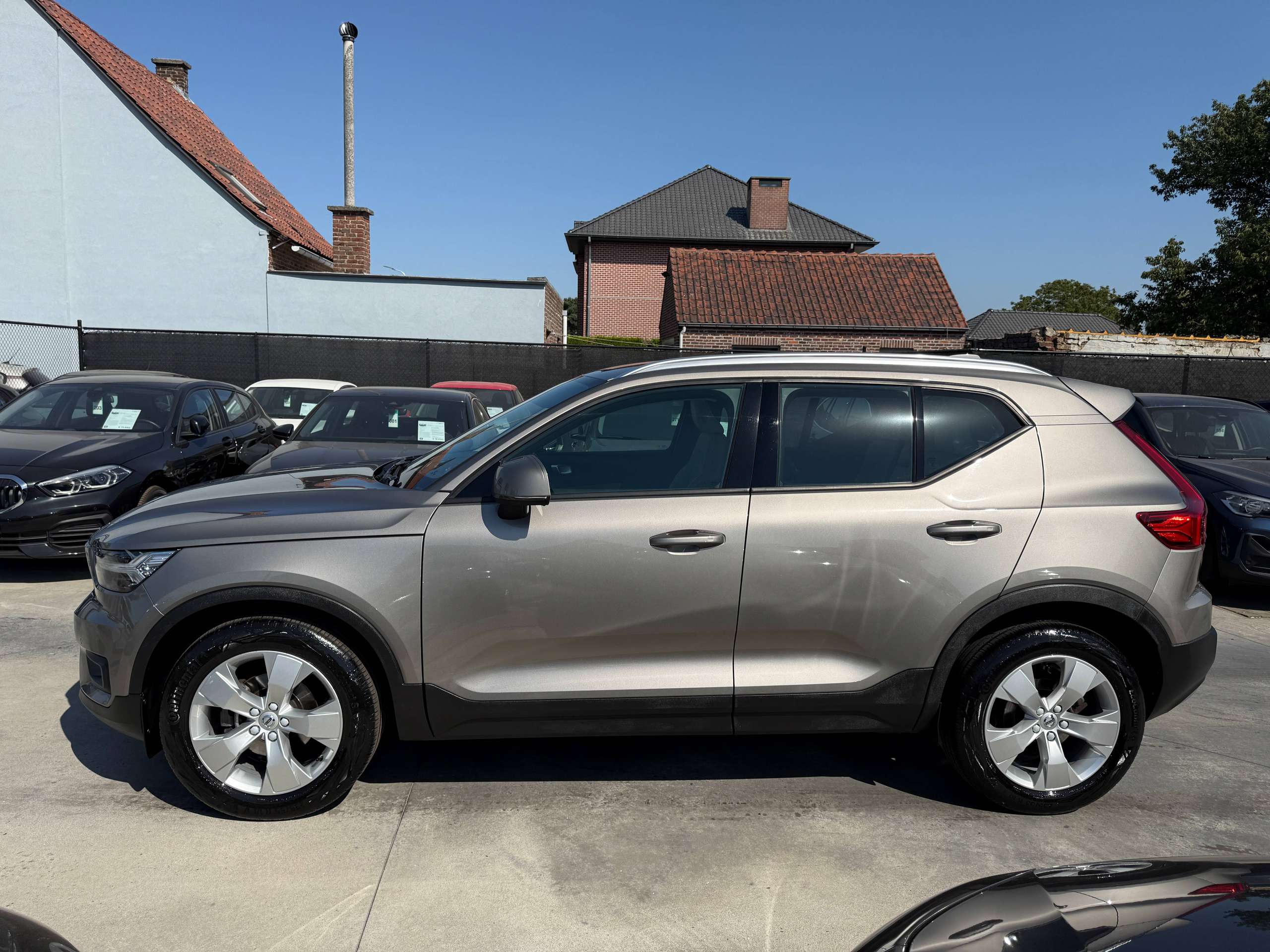 0ec22e5d-9e09-49aa-bf9a-83dbb57195b98-volvo-xc40-1-5-t3-163pk-navigatie-full-led-camera-carplay-leder-alu-pdc.jpg