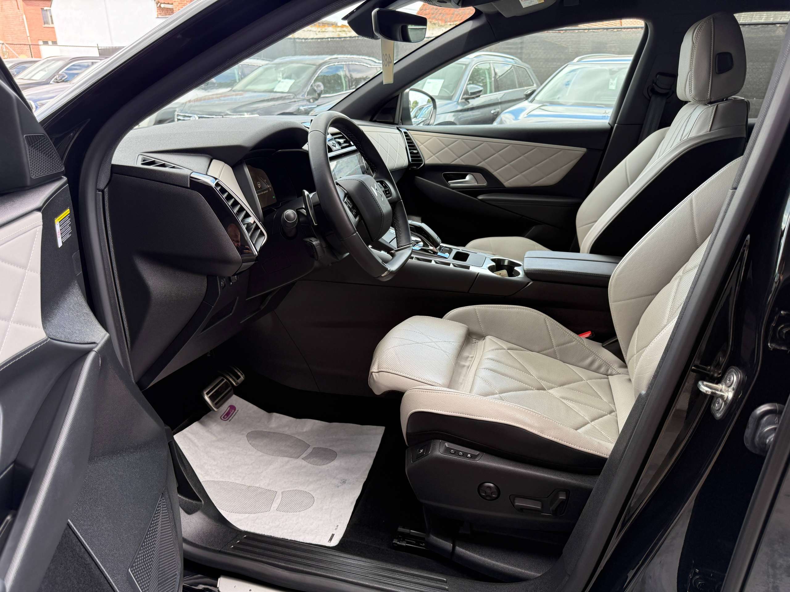0f1328d2-de1a-47c2-ae30-a788d371a50913-ds-automobiles-ds-7-crossback-1-2i-130pk-automaat-navigatie-leder-carplay-massage-zetels-full-led.jpg