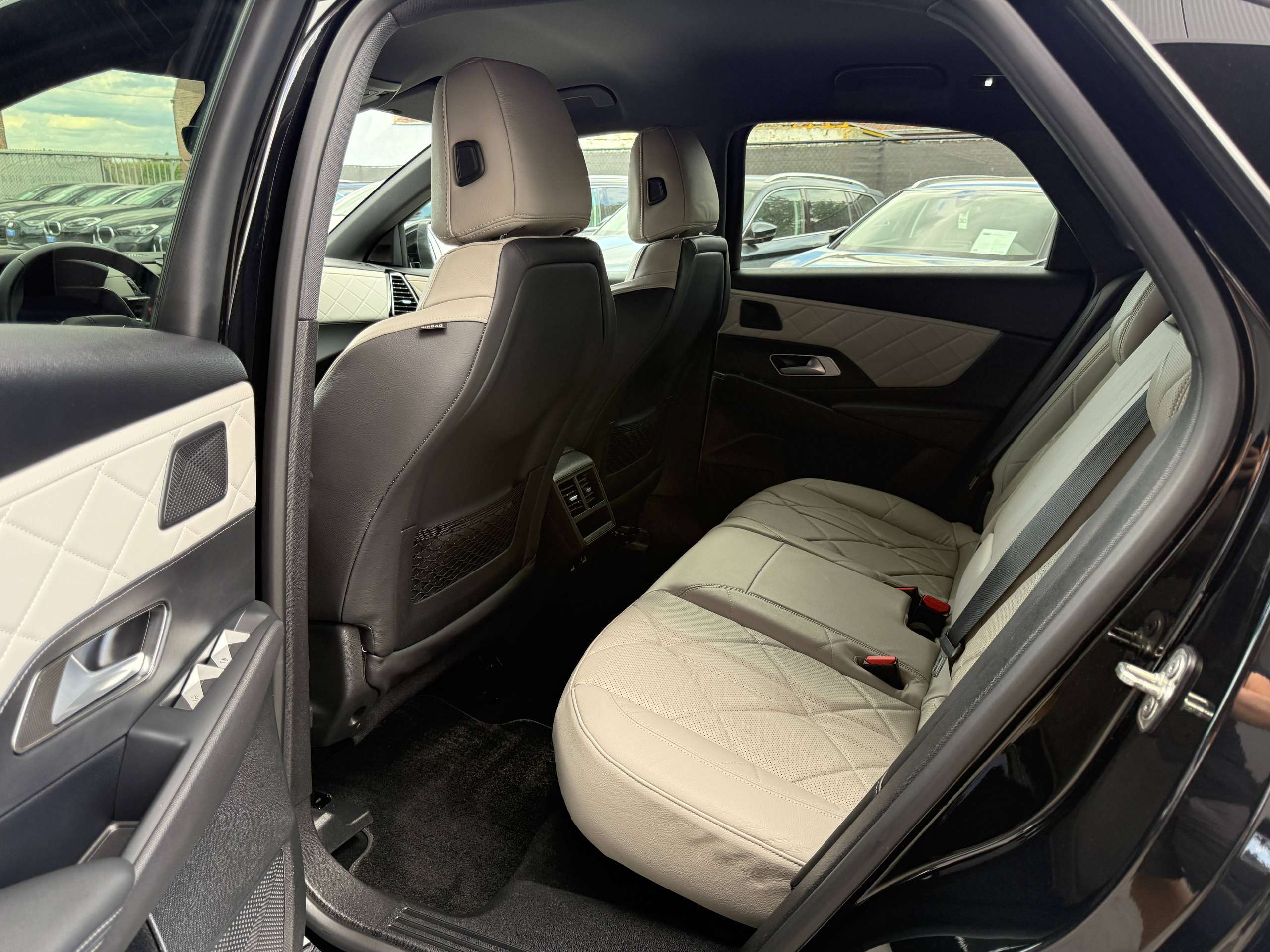 0f1328d2-de1a-47c2-ae30-a788d371a50917-ds-automobiles-ds-7-crossback-1-2i-130pk-automaat-navigatie-leder-carplay-massage-zetels-full-led.jpg