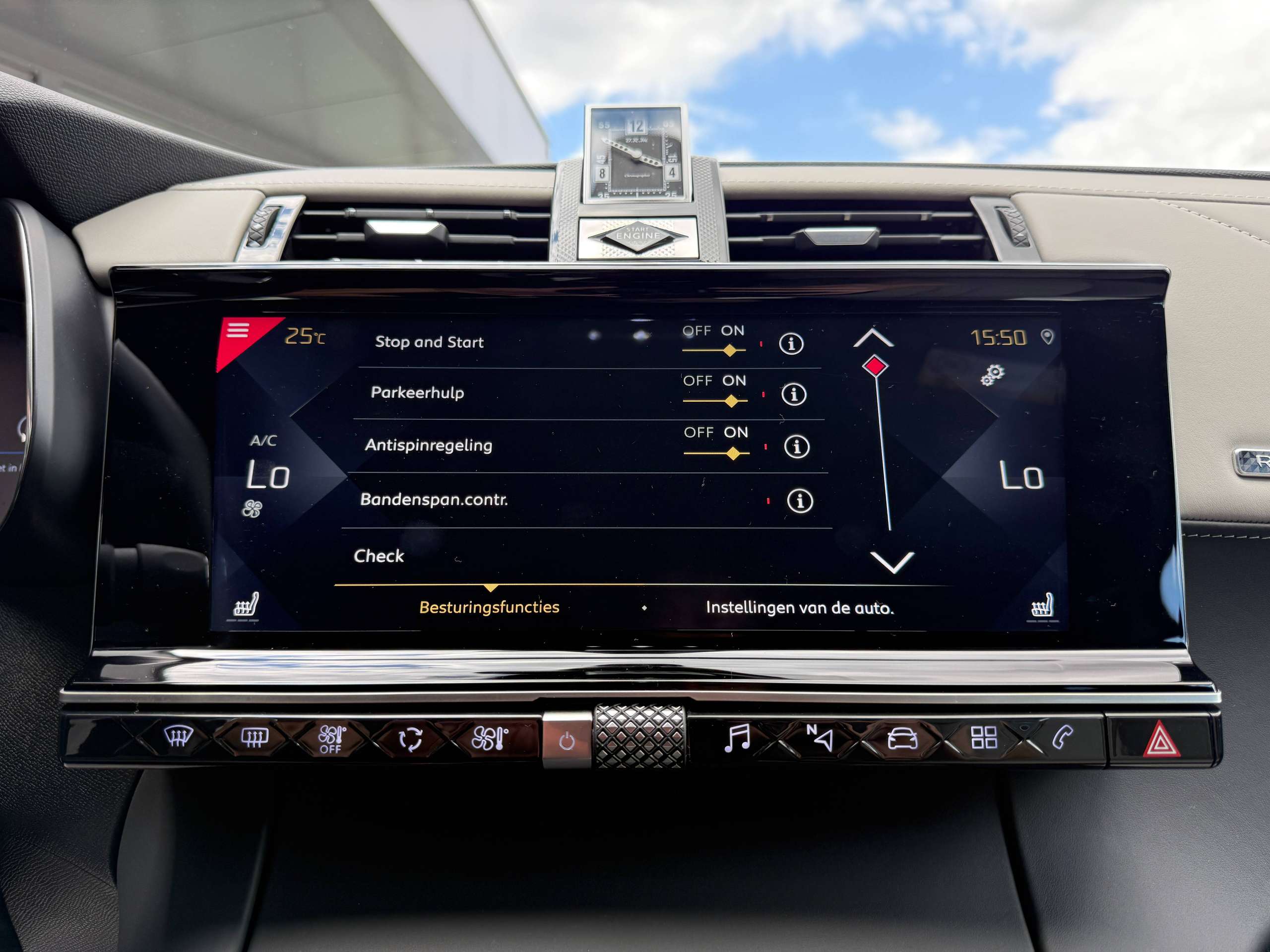 0f1328d2-de1a-47c2-ae30-a788d371a50927-ds-automobiles-ds-7-crossback-1-2i-130pk-automaat-navigatie-leder-carplay-massage-zetels-full-led.jpg