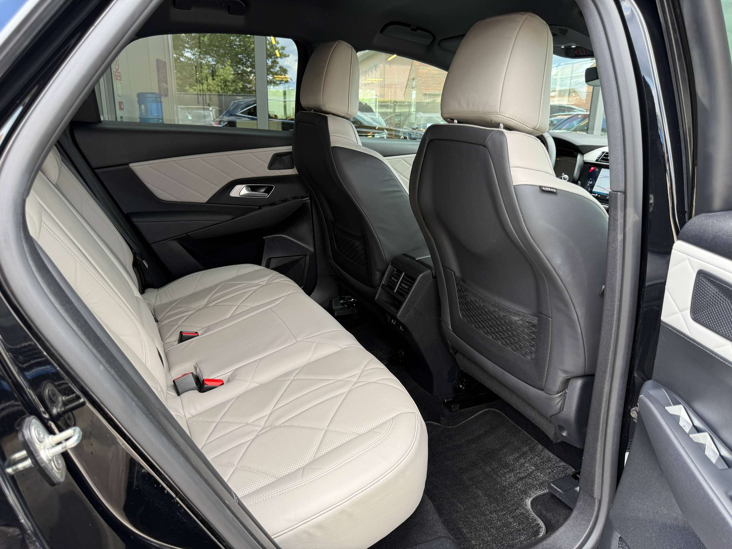 0f1328d2-de1a-47c2-ae30-a788d371a50937-ds-automobiles-ds-7-crossback-1-2i-130pk-automaat-navigatie-leder-carplay-massage-zetels-full-led.jpg