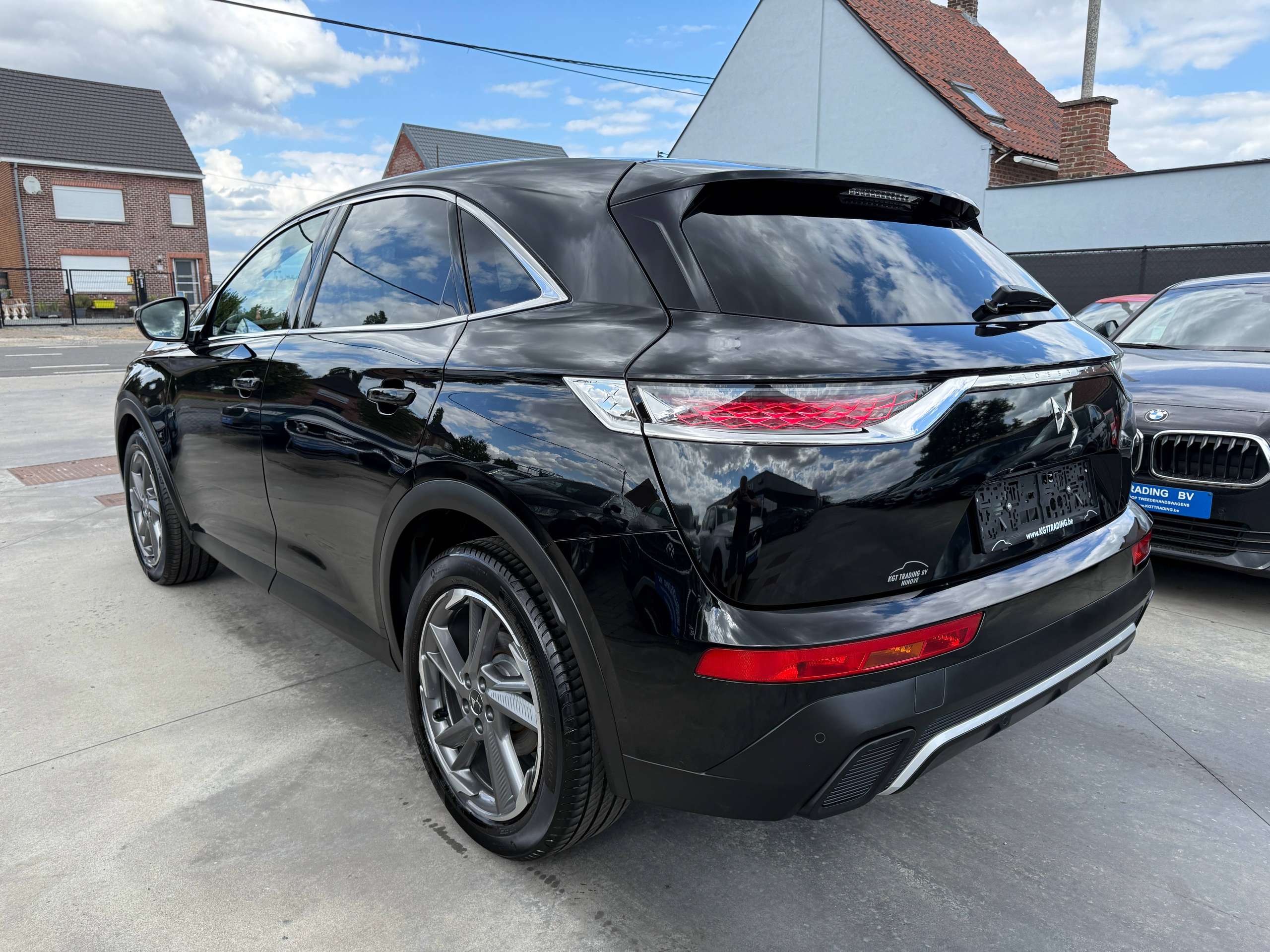 0f1328d2-de1a-47c2-ae30-a788d371a5097-ds-automobiles-ds-7-crossback-1-2i-130pk-automaat-navigatie-leder-carplay-massage-zetels-full-led.jpg
