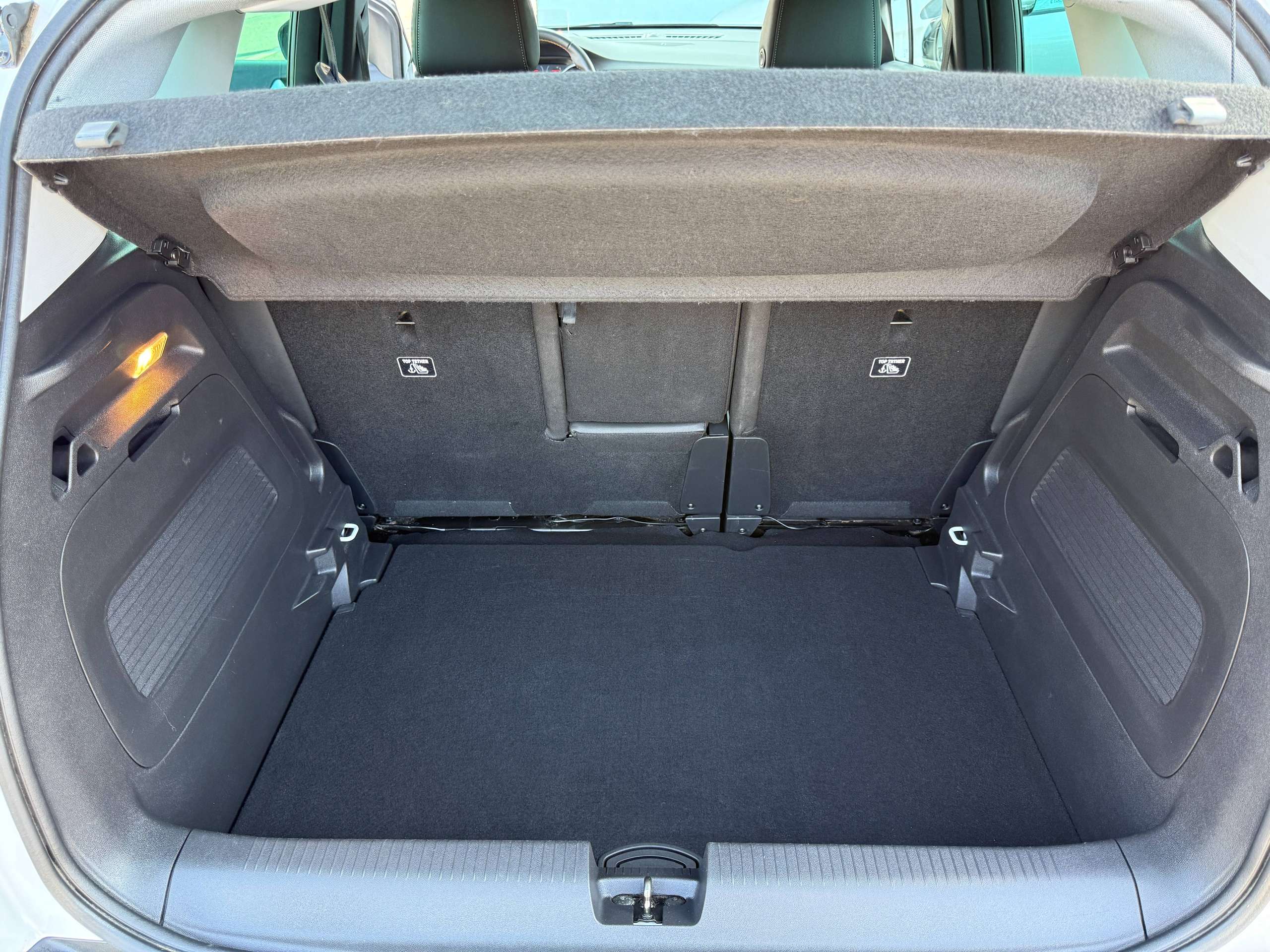 13348820-2315-4d31-ab44-ad2ddf5d143616-opel-crossland-x-1-2i-110pk-navigatie-leder-head-up-camera-carplay-led-alu-carpass.jpg