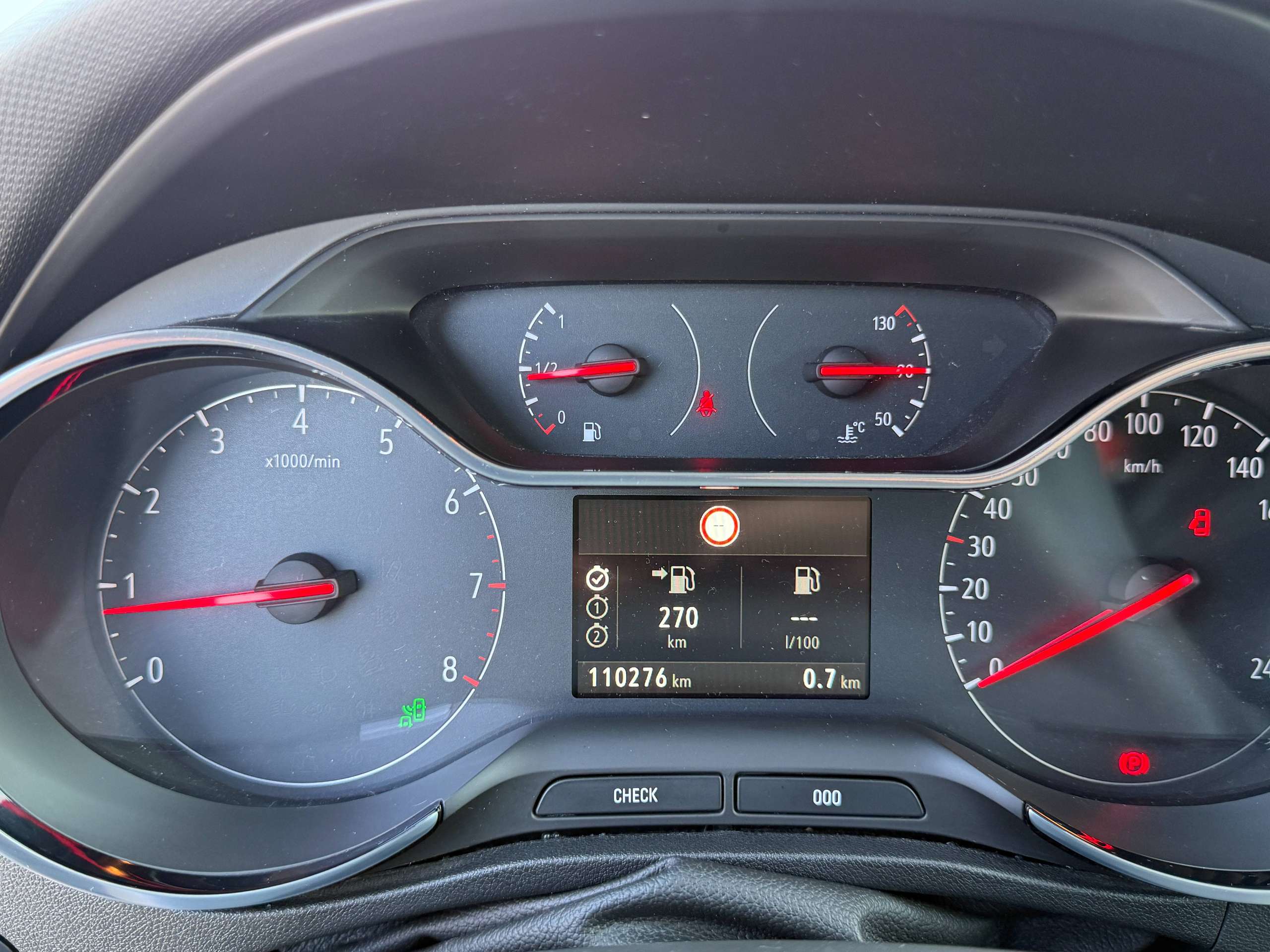 13348820-2315-4d31-ab44-ad2ddf5d143619-opel-crossland-x-1-2i-110pk-navigatie-leder-head-up-camera-carplay-led-alu-carpass.jpg