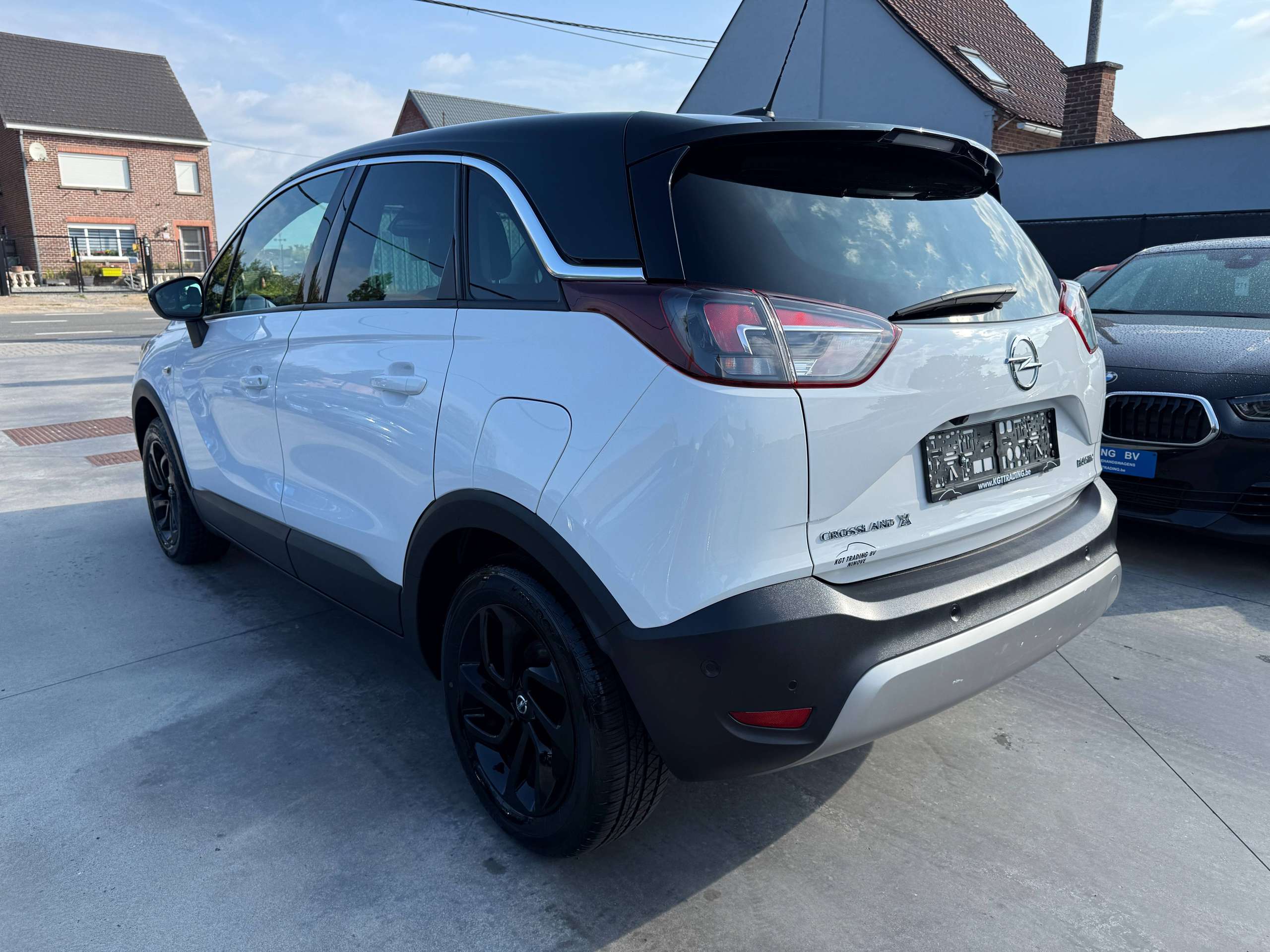 13348820-2315-4d31-ab44-ad2ddf5d14367-opel-crossland-x-1-2i-110pk-navigatie-leder-head-up-camera-carplay-led-alu-carpass.jpg