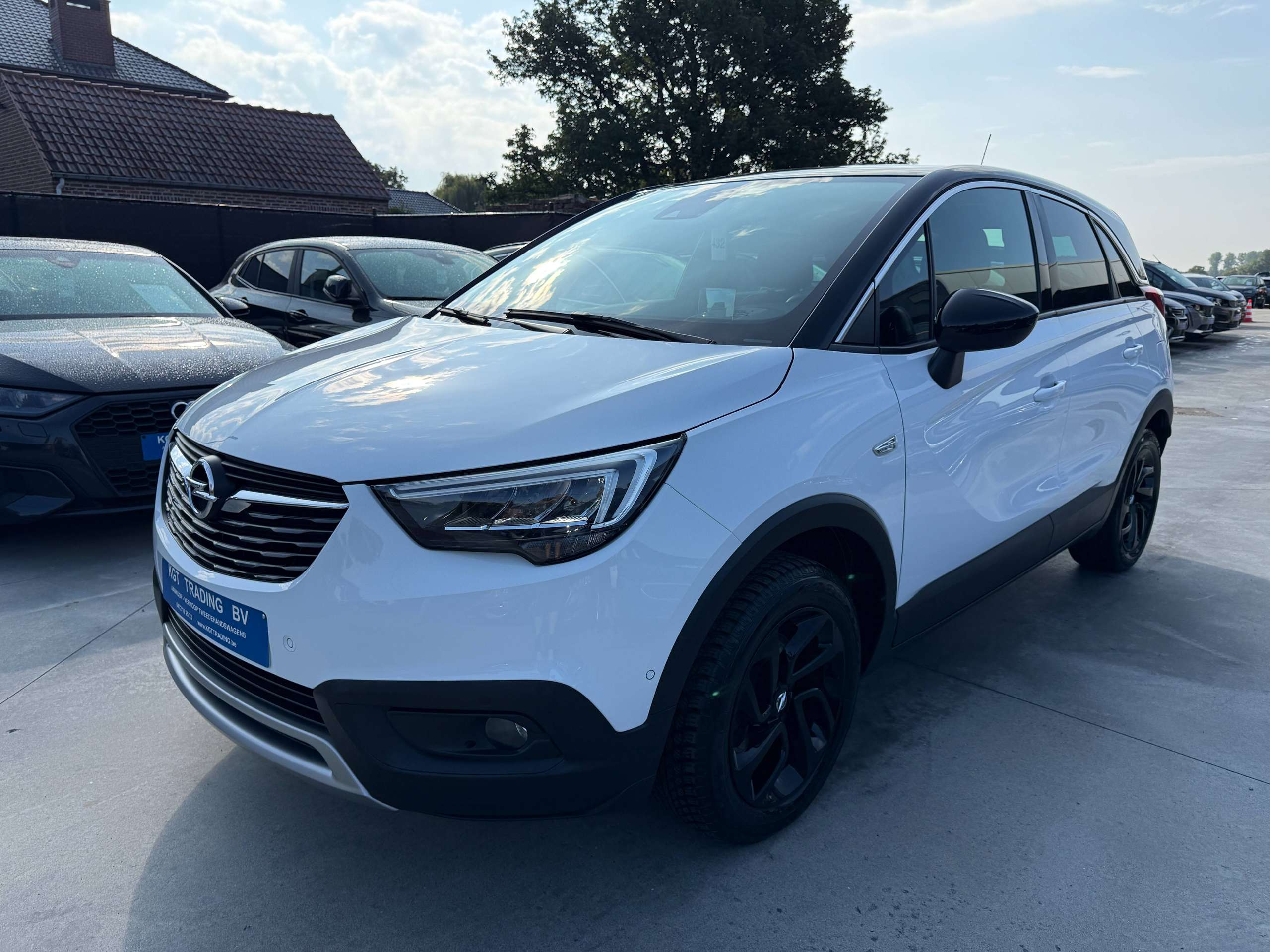 13348820-2315-4d31-ab44-ad2ddf5d14369-opel-crossland-x-1-2i-110pk-navigatie-leder-head-up-camera-carplay-led-alu-carpass.jpg