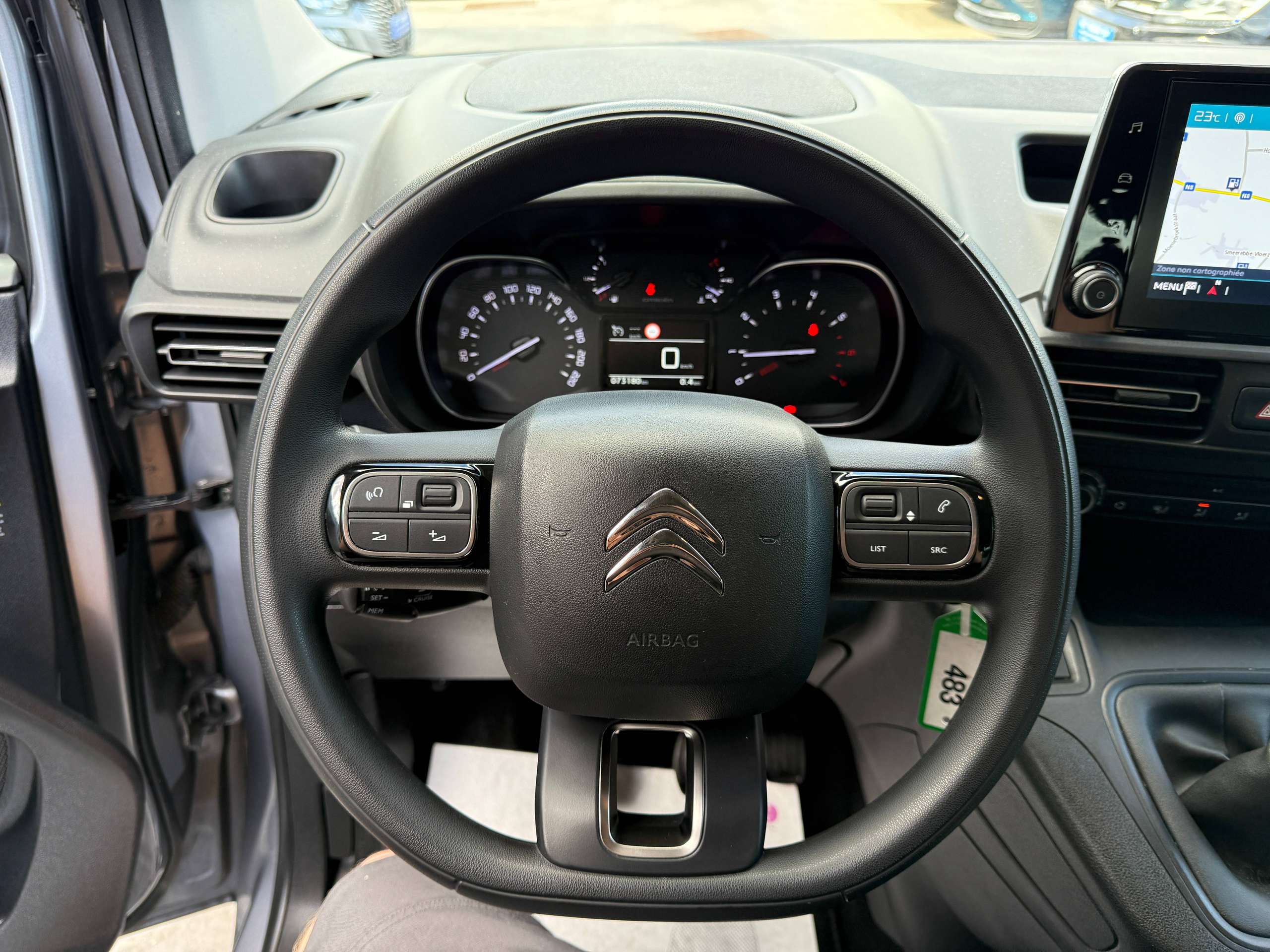 1a409cce-d3d4-4478-9eff-2204b630624620-citroen-berlingo-1-2i-110pk-xl-7-zetels-navigatie-camera-xtr-carplay-led-bluetooth.jpg