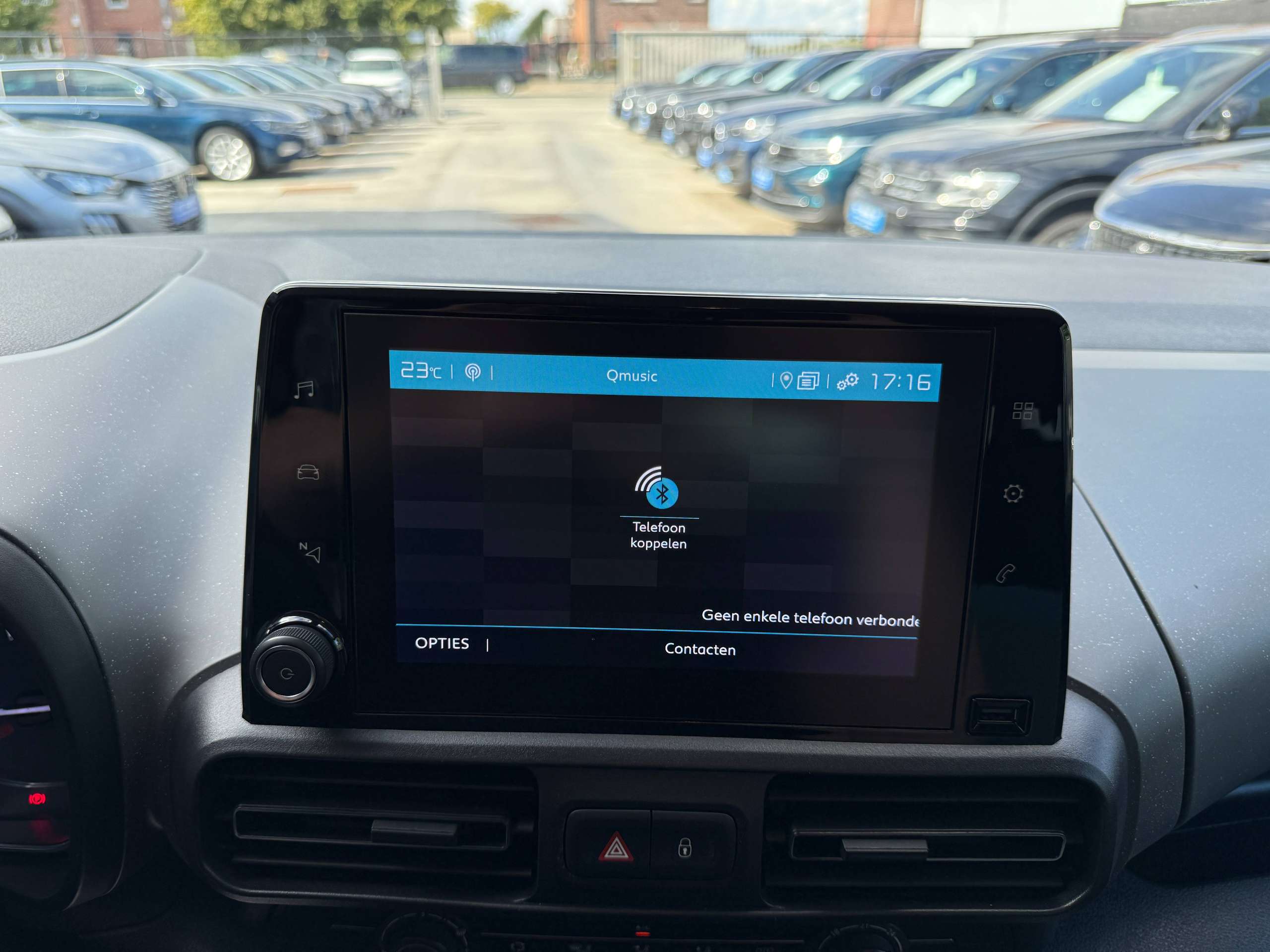 1a409cce-d3d4-4478-9eff-2204b630624627-citroen-berlingo-1-2i-110pk-xl-7-zetels-navigatie-camera-xtr-carplay-led-bluetooth.jpg