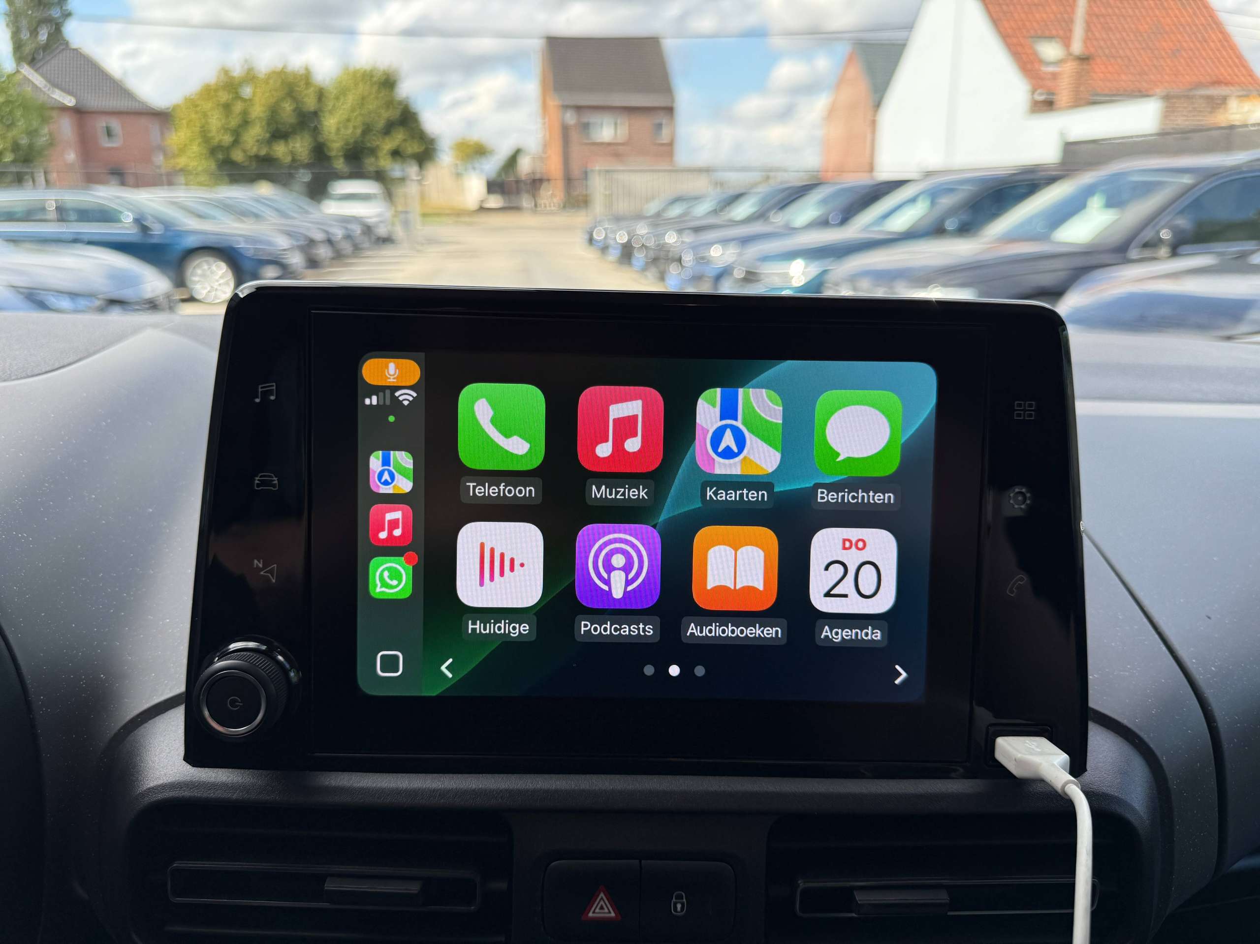 1a409cce-d3d4-4478-9eff-2204b630624628-citroen-berlingo-1-2i-110pk-xl-7-zetels-navigatie-camera-xtr-carplay-led-bluetooth.jpg