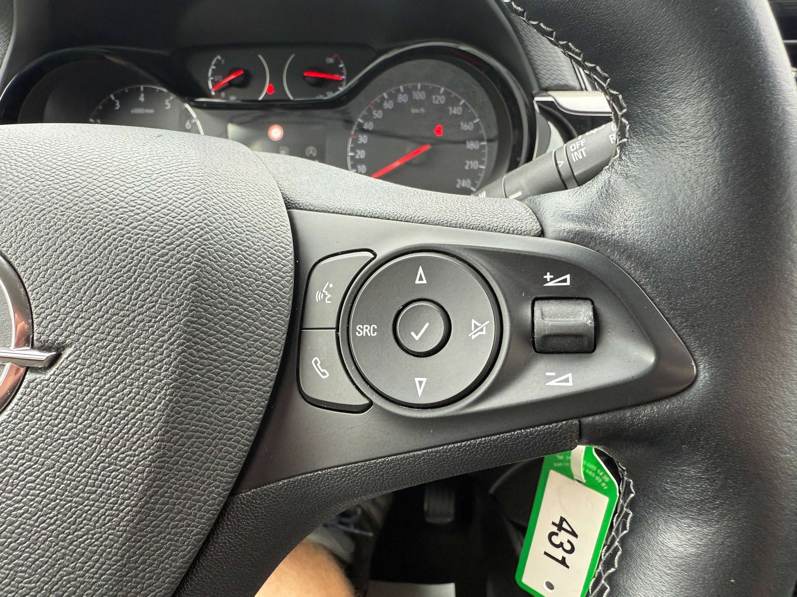 1a580933-11ff-4054-bc70-37eecd2fdd8222-opel-corsa-1-2i-100pk-carplay-zetelverwarming-bluetooth-pdc-alu-led.jpg