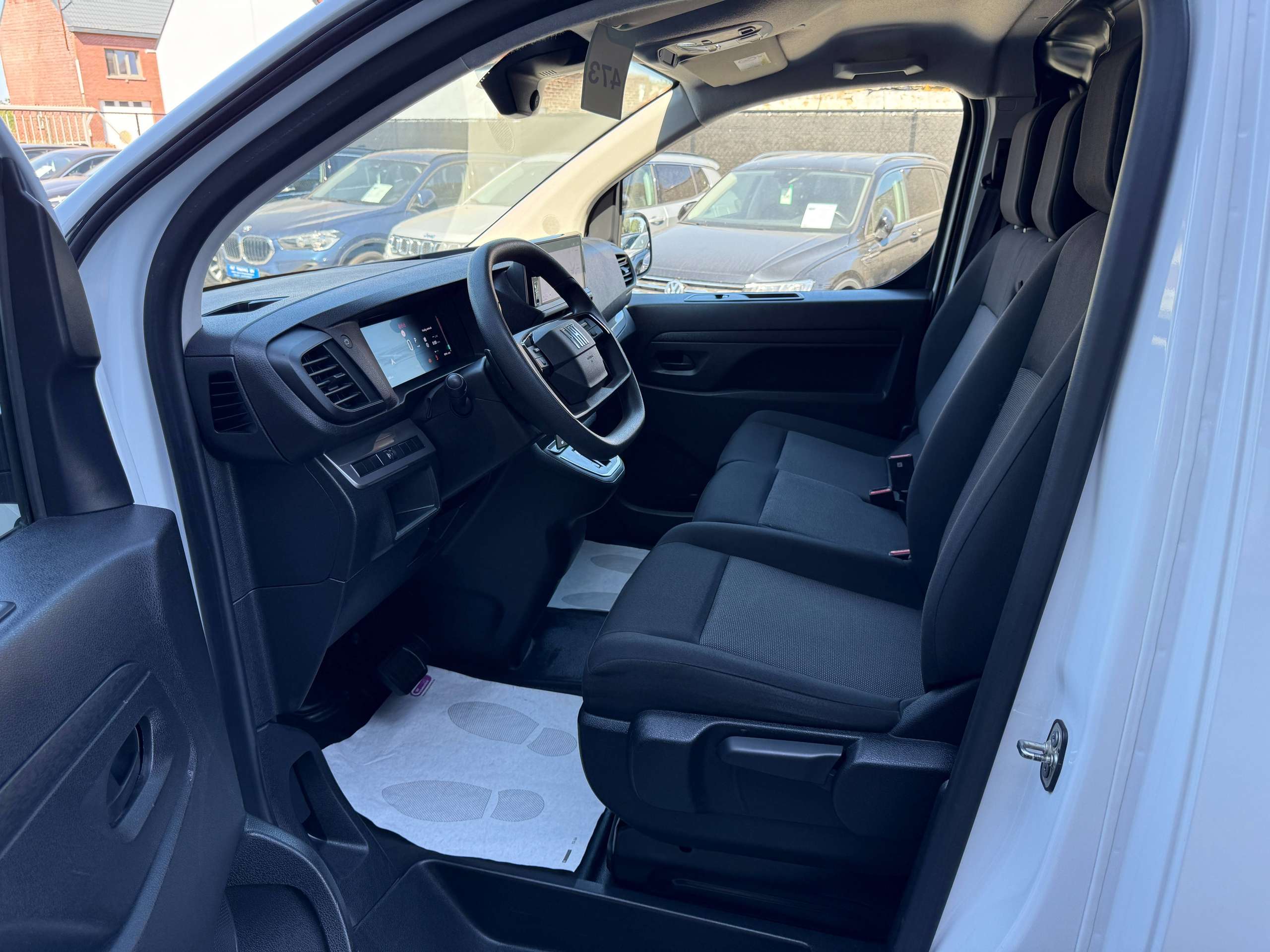 1abfaa28-8bba-4ed1-bfdb-232f8e0cc99a12-fiat-scudo-2-0-bluehdi-l3-automaat-navigatie-3-zit-carplay-pdc-bluetooth.jpg