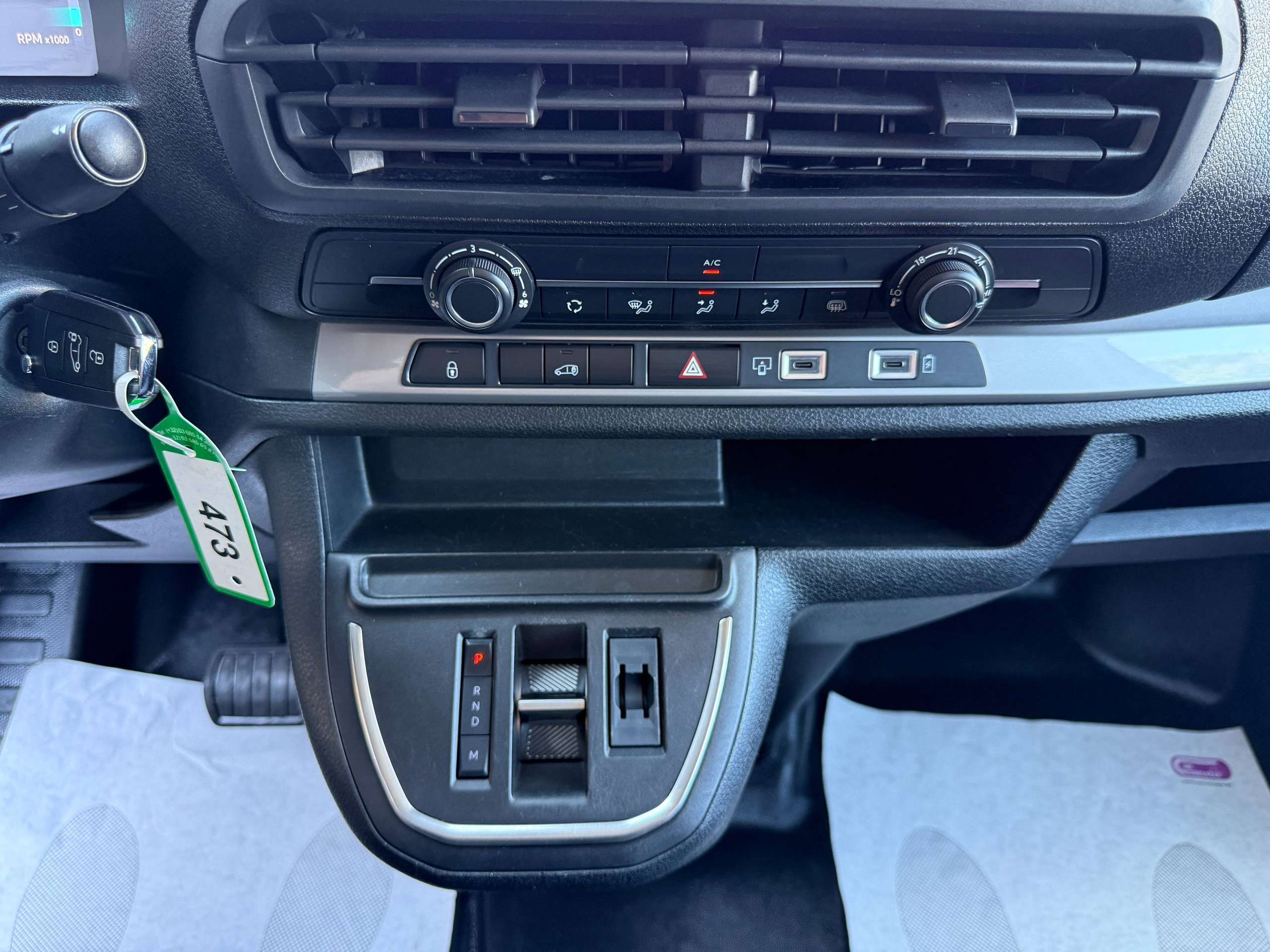 1abfaa28-8bba-4ed1-bfdb-232f8e0cc99a21-fiat-scudo-2-0-bluehdi-l3-automaat-navigatie-3-zit-carplay-pdc-bluetooth.jpg