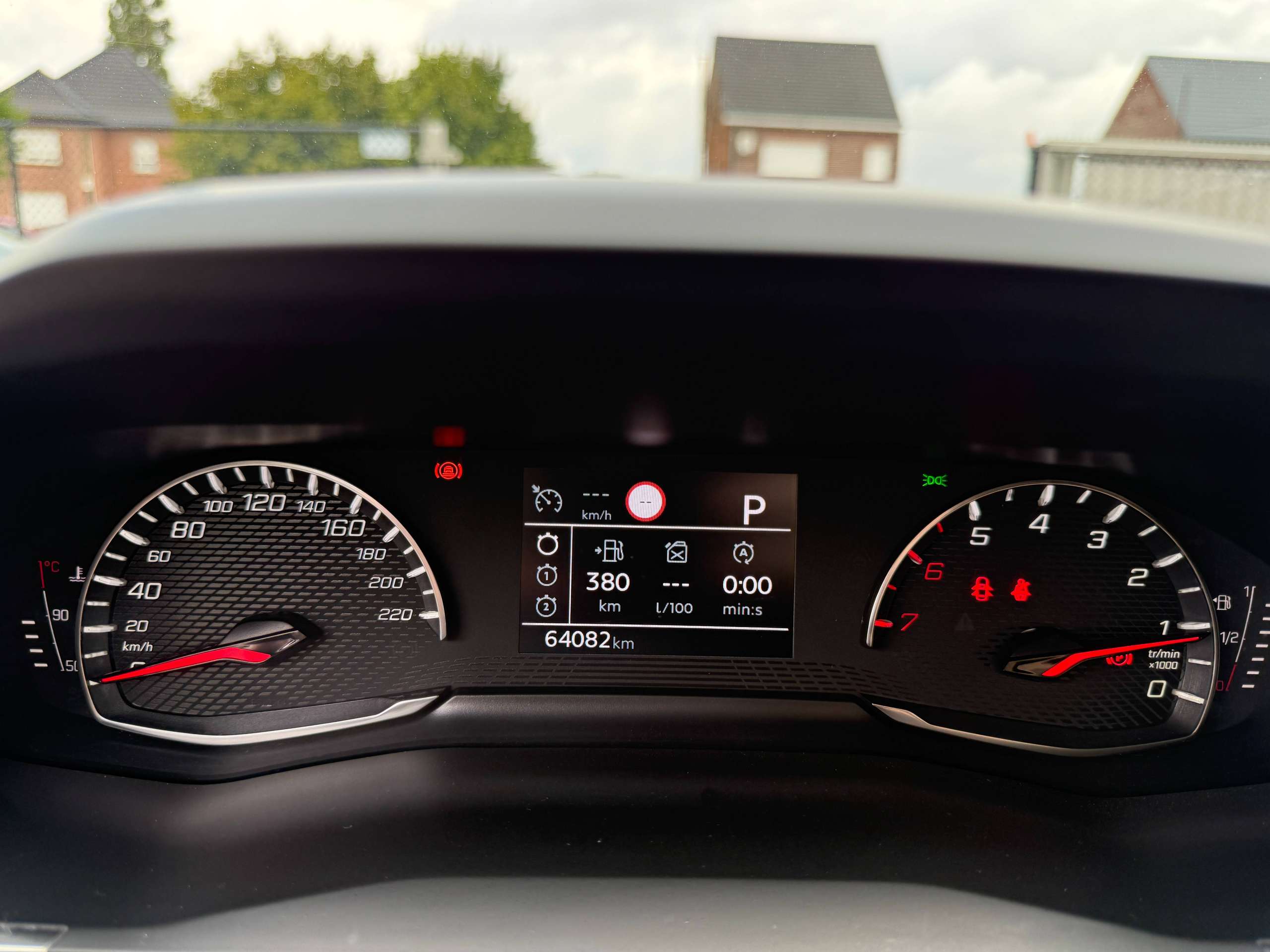 369c7069-1017-473a-950f-81b5024c573d17-peugeot-2008-1-2i-130pk-automaat-navigatie-full-led-carplay-pdc-alu-carpass.jpg