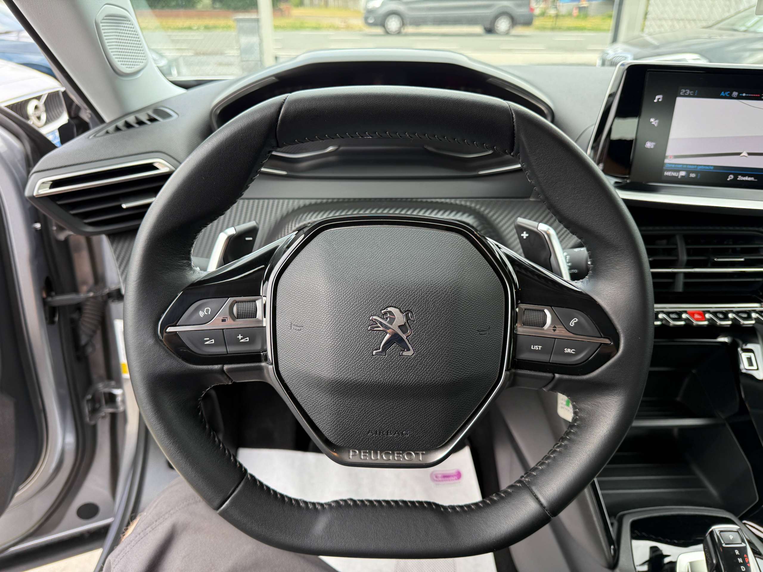 369c7069-1017-473a-950f-81b5024c573d18-peugeot-2008-1-2i-130pk-automaat-navigatie-full-led-carplay-pdc-alu-carpass.jpg