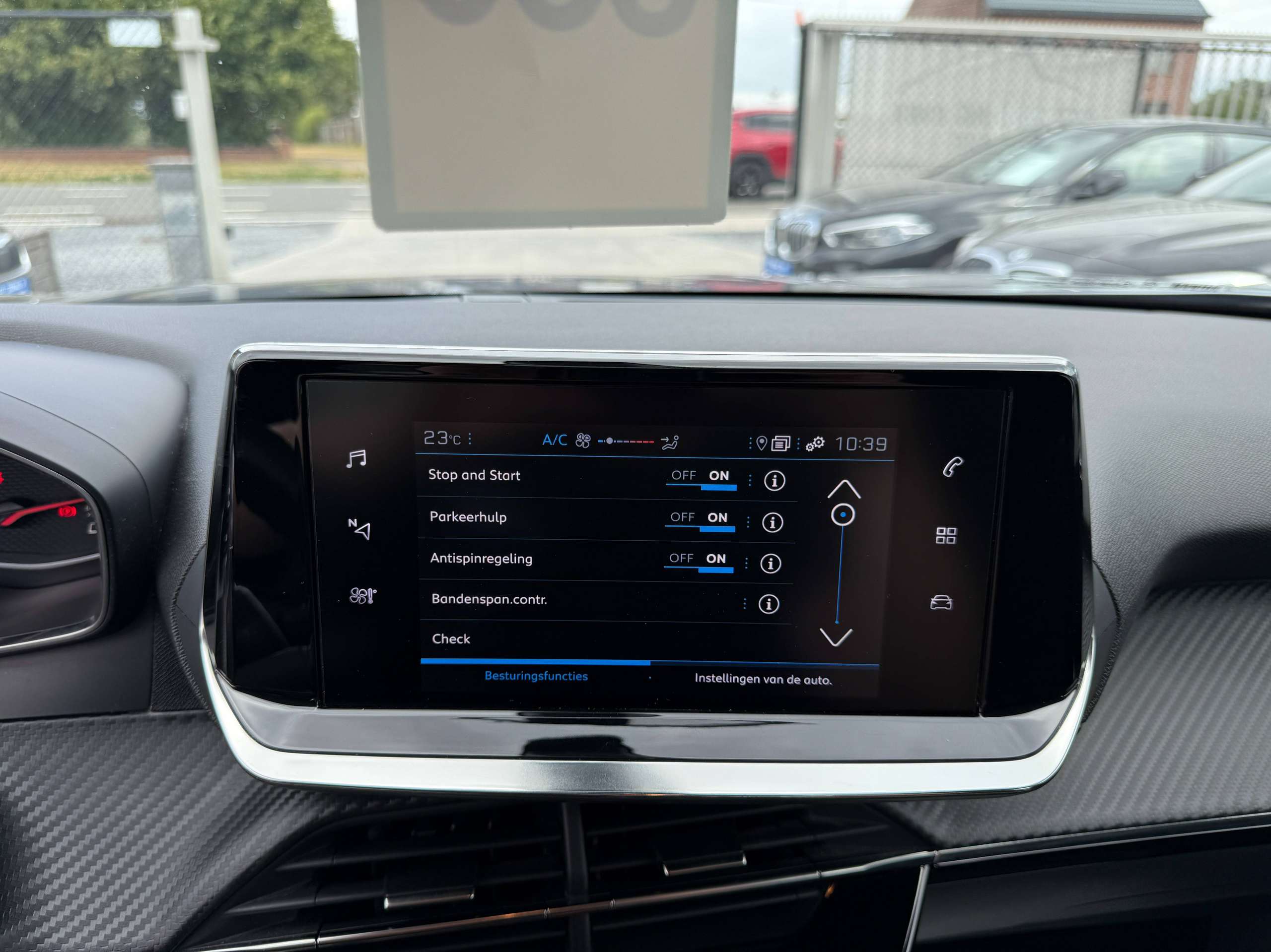 369c7069-1017-473a-950f-81b5024c573d22-peugeot-2008-1-2i-130pk-automaat-navigatie-full-led-carplay-pdc-alu-carpass.jpg