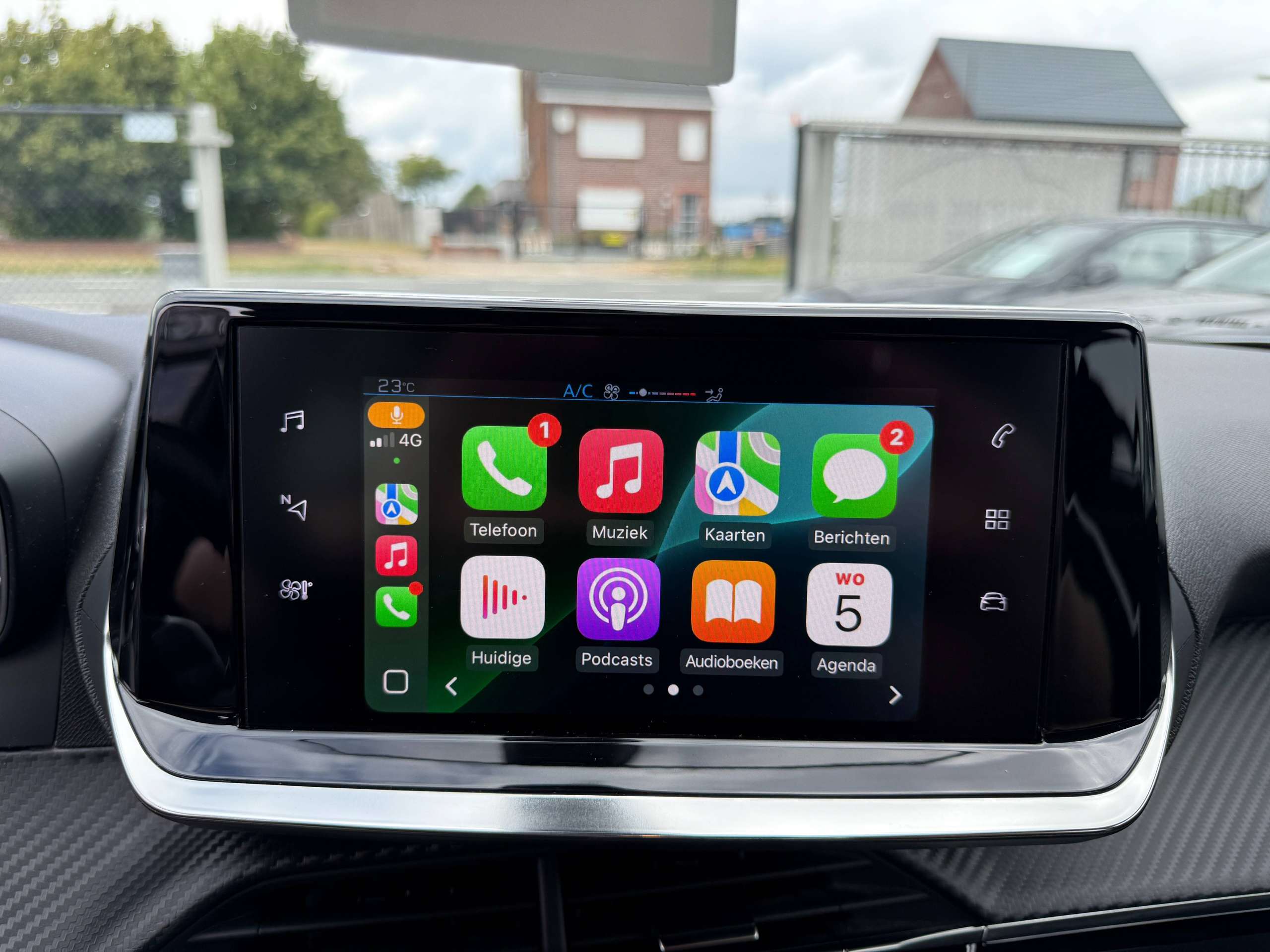 369c7069-1017-473a-950f-81b5024c573d25-peugeot-2008-1-2i-130pk-automaat-navigatie-full-led-carplay-pdc-alu-carpass.jpg