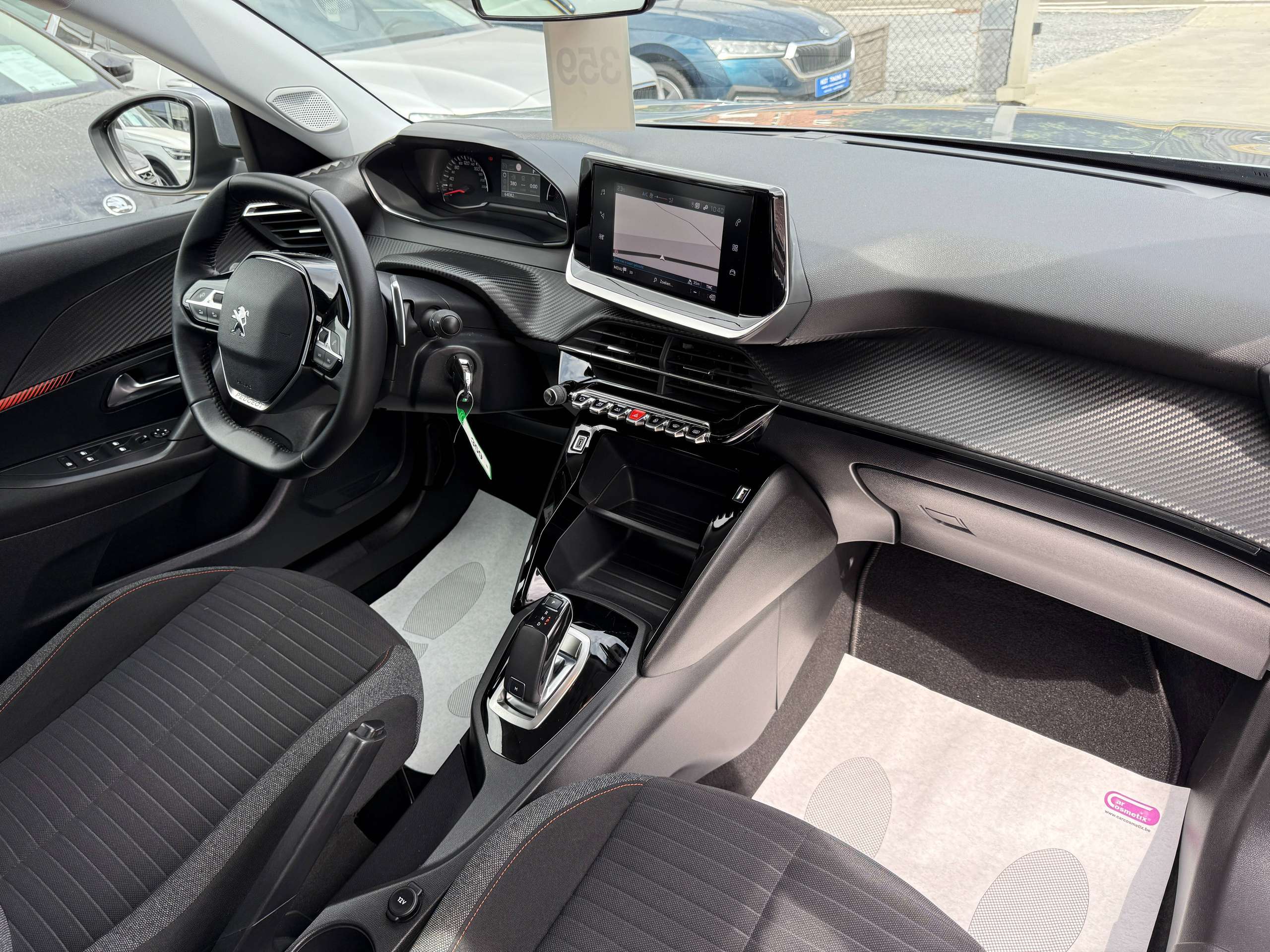 369c7069-1017-473a-950f-81b5024c573d28-peugeot-2008-1-2i-130pk-automaat-navigatie-full-led-carplay-pdc-alu-carpass.jpg