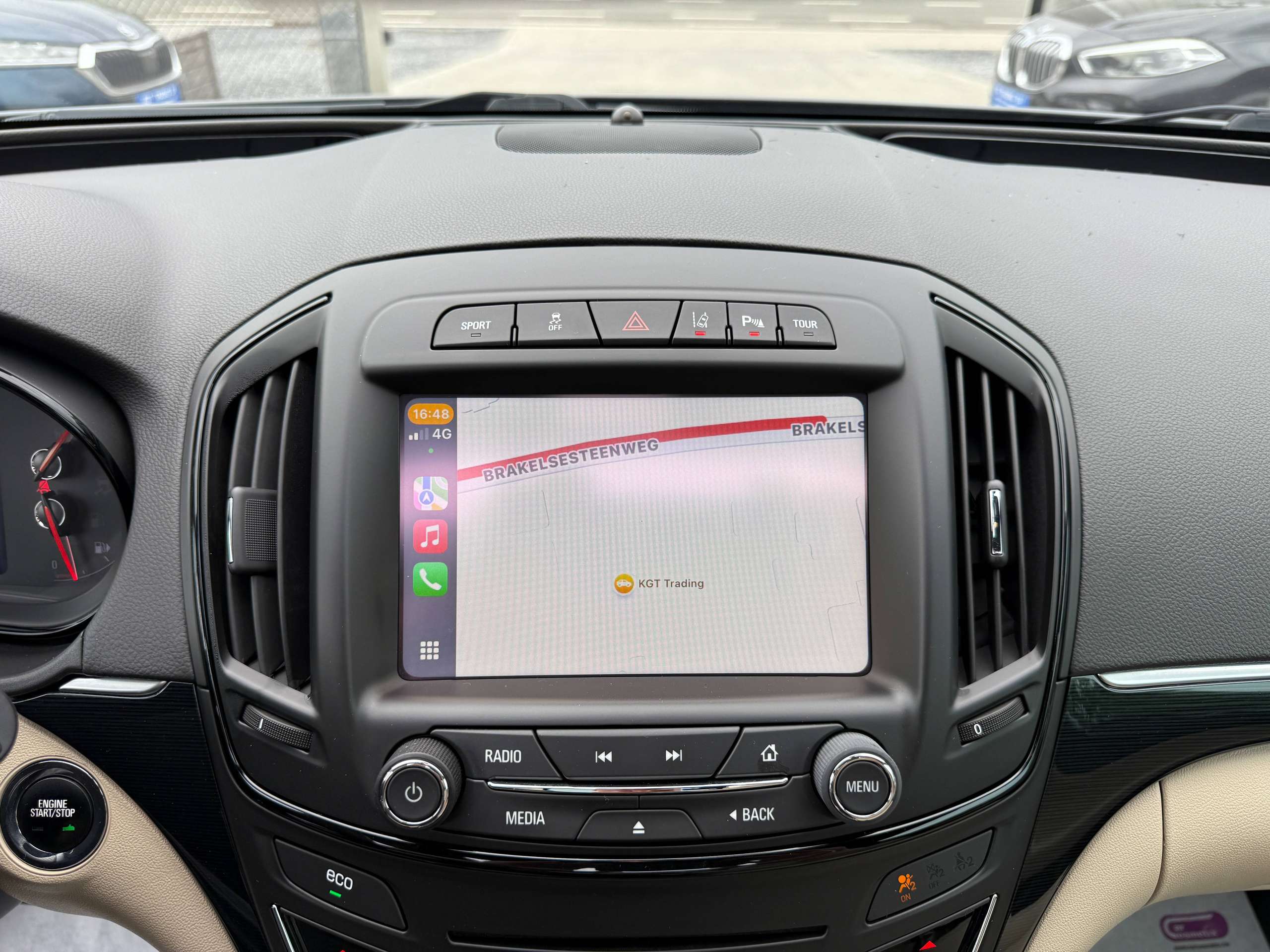 3fbe2751-5638-40d8-92dc-f318c67d4abe26-opel-insignia-tourer-1-6-cdti-136pk-navigatie-leder-opendak-camera-carplay.jpg