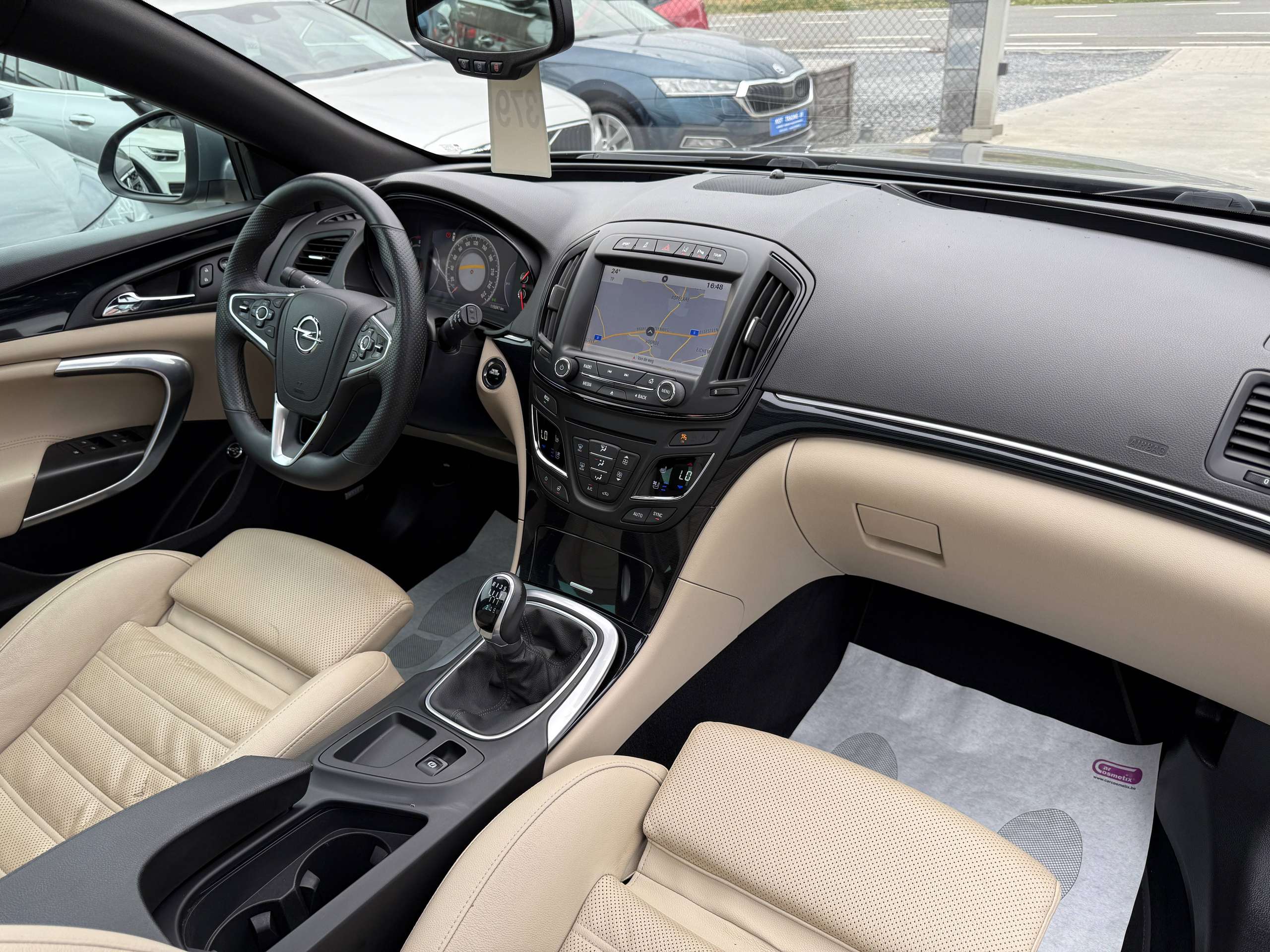 3fbe2751-5638-40d8-92dc-f318c67d4abe28-opel-insignia-tourer-1-6-cdti-136pk-navigatie-leder-opendak-camera-carplay.jpg