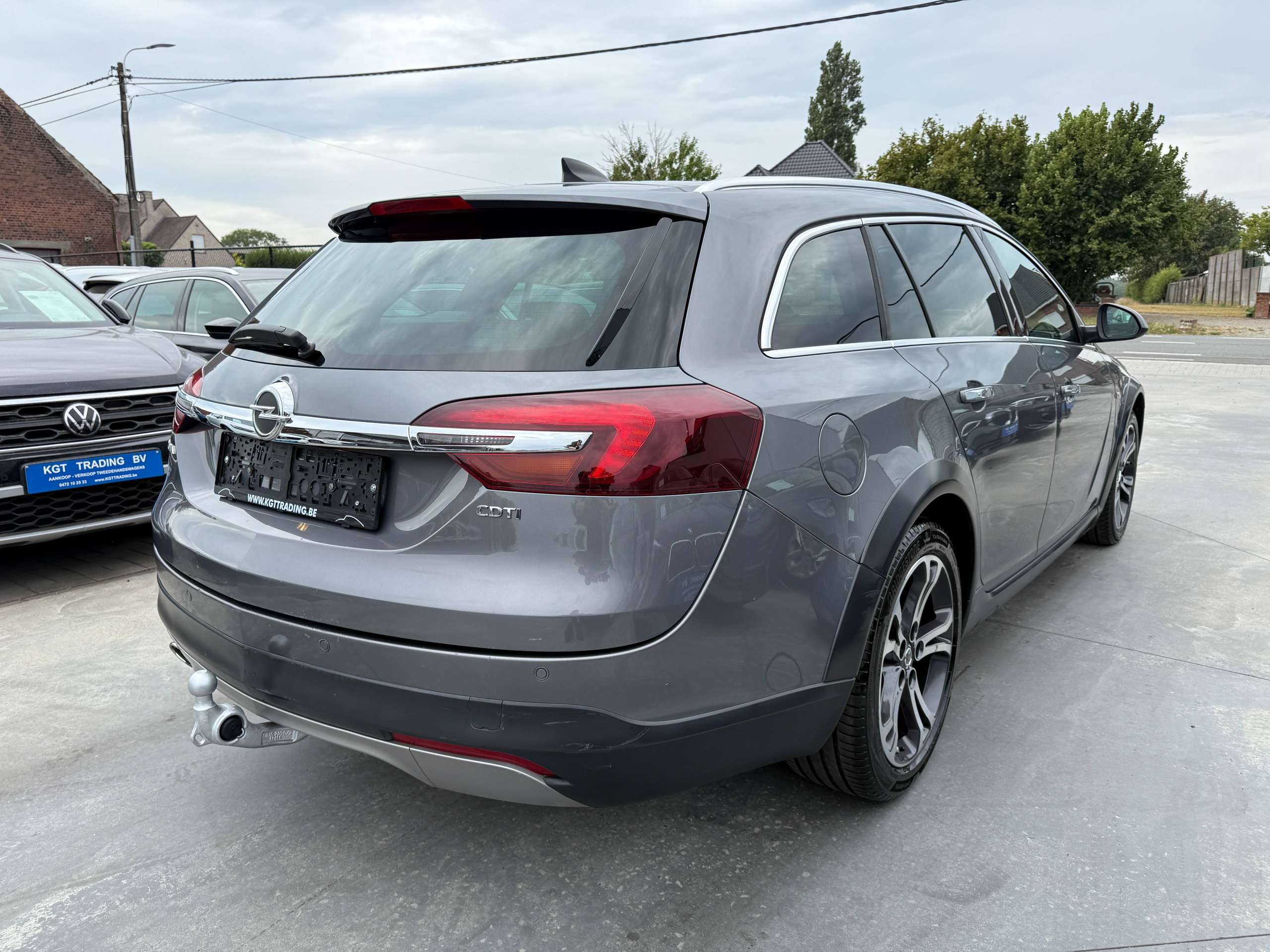 3fbe2751-5638-40d8-92dc-f318c67d4abe5-opel-insignia-tourer-1-6-cdti-136pk-navigatie-leder-opendak-camera-carplay.jpg