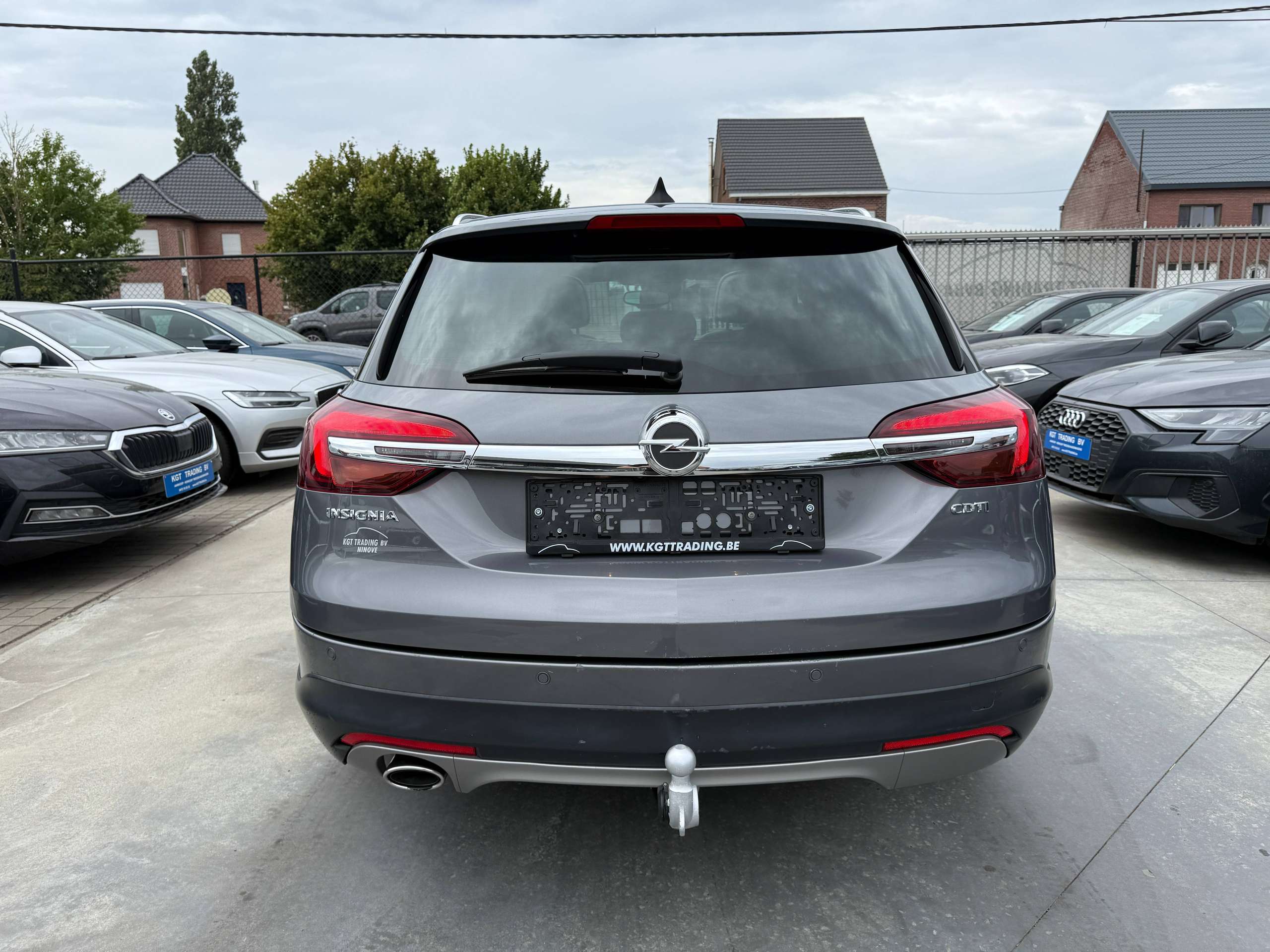 3fbe2751-5638-40d8-92dc-f318c67d4abe6-opel-insignia-tourer-1-6-cdti-136pk-navigatie-leder-opendak-camera-carplay.jpg